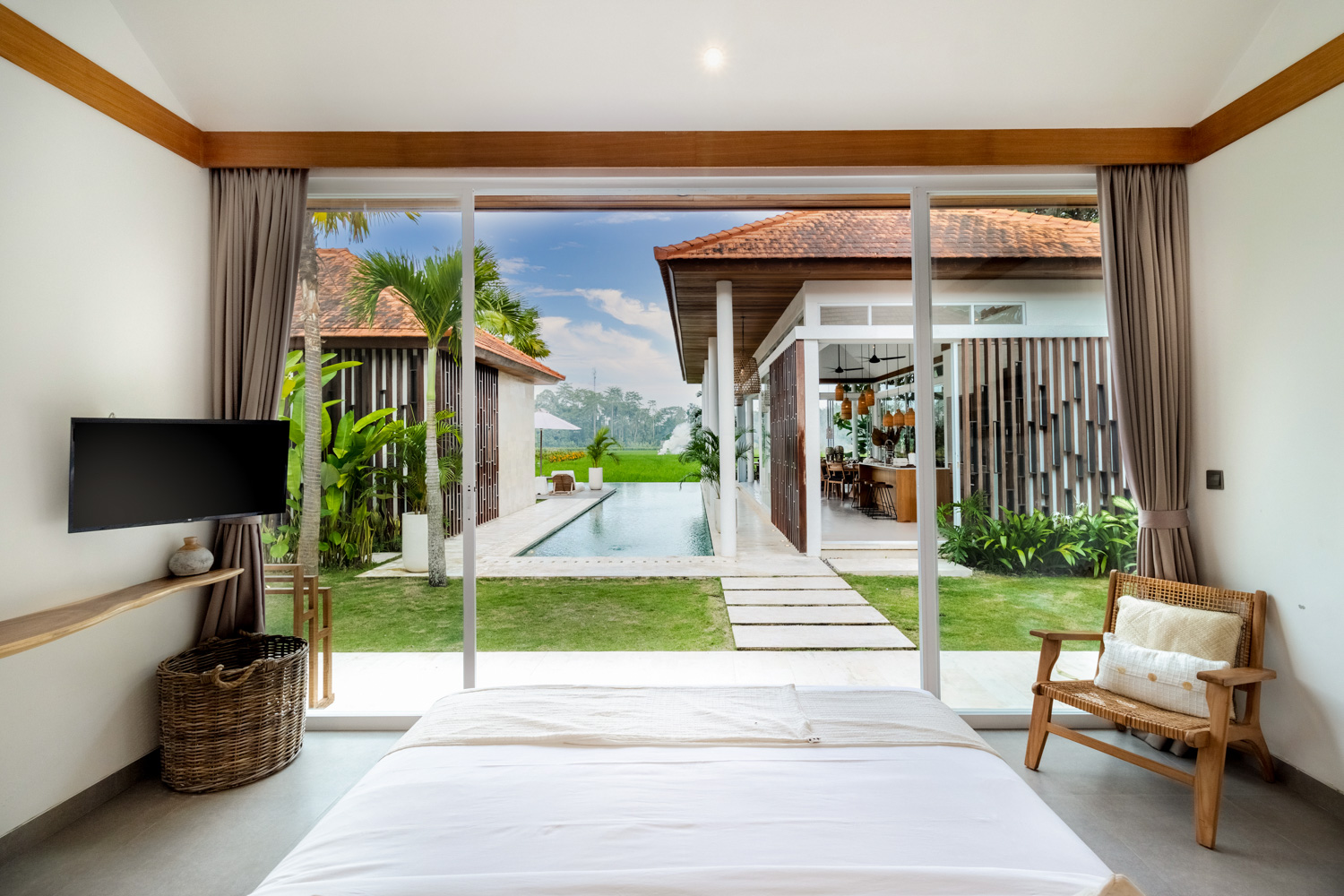 5-Bedroom Luxury Villa in Singakerta