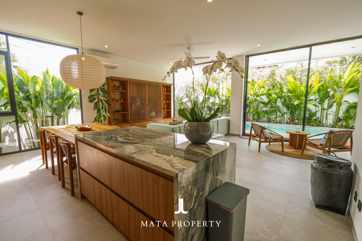 Elegant Contemporary Villa with Timeless Design 