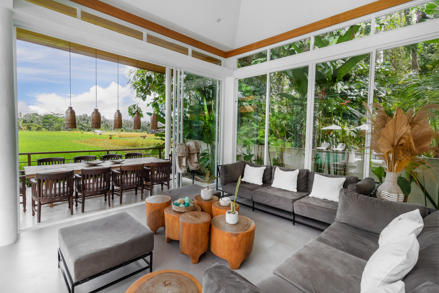 5-Bedroom Luxury Villa in Singakerta