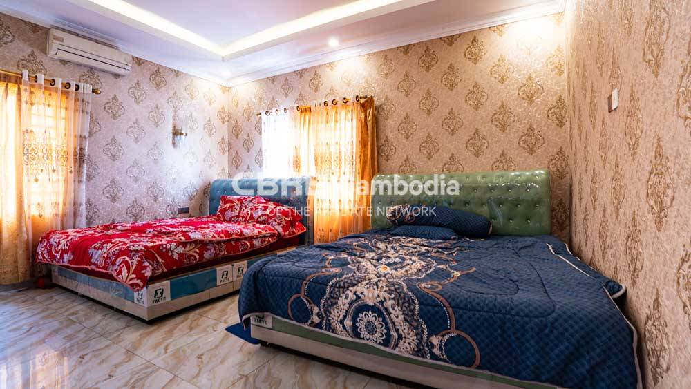 Luxurious 8 Bedroom Villa