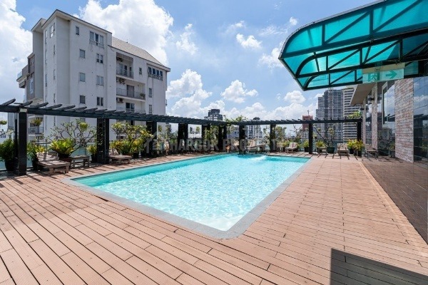 Luxury Apartment Building for Rent in BKK1