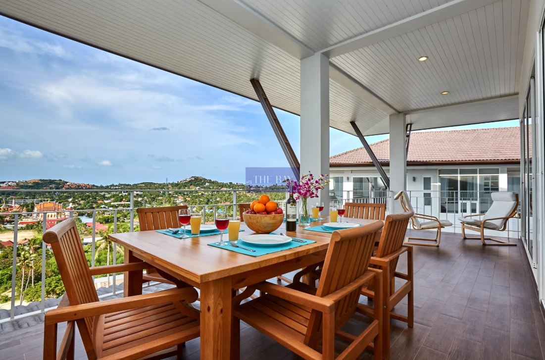 Comfortable 2 Bedroom Condo Overlooking the Sea