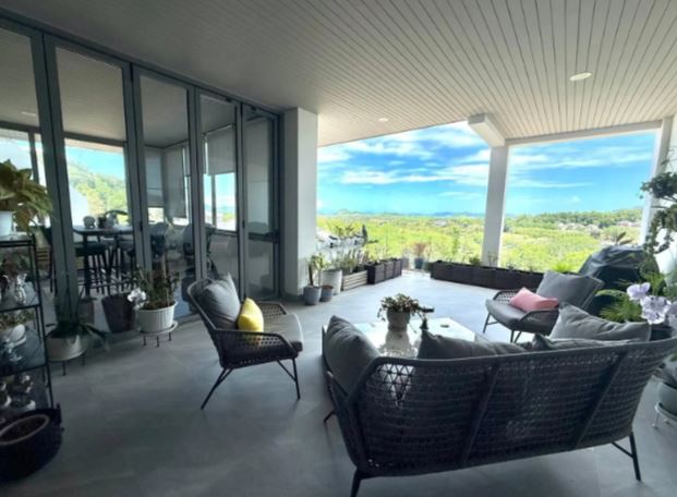 3BR Foreign Freehold Apt at Blue Canyon