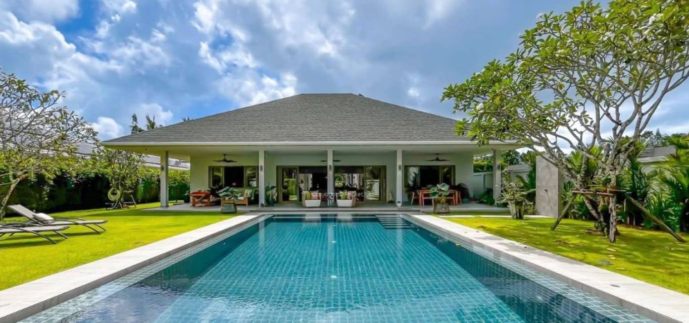 Luxury Contemporary Pool Villa in Cherngtalay