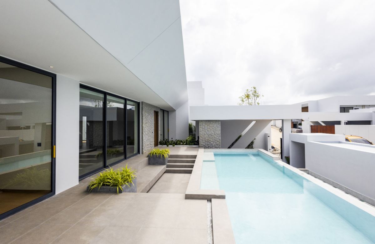 Clover Residence | 3BR Luxury Villa Laguna