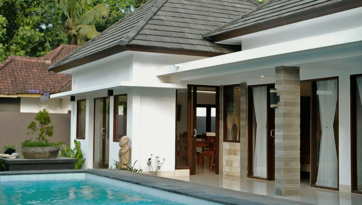 Villa for Sale in Batulayar
