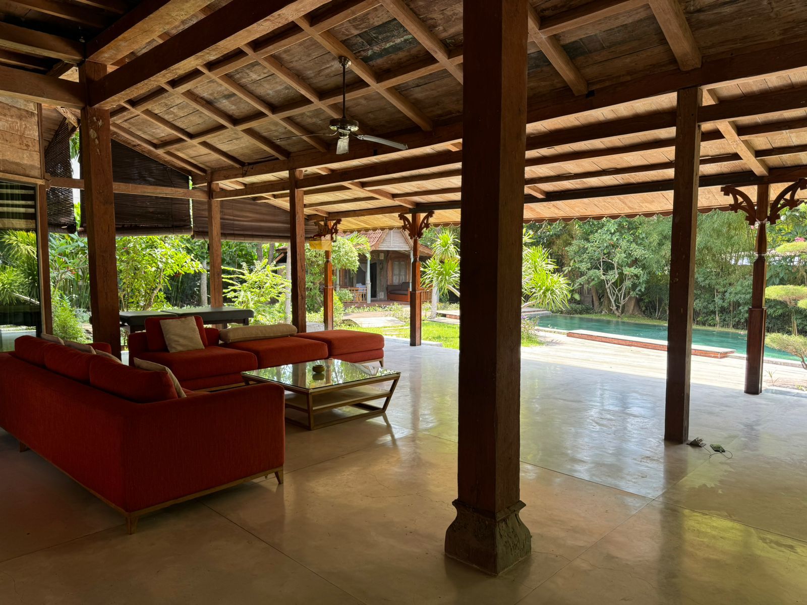 Sophisticated 3-Bedroom Villa with Mezzanine and Spacious Private Garden in Umalas