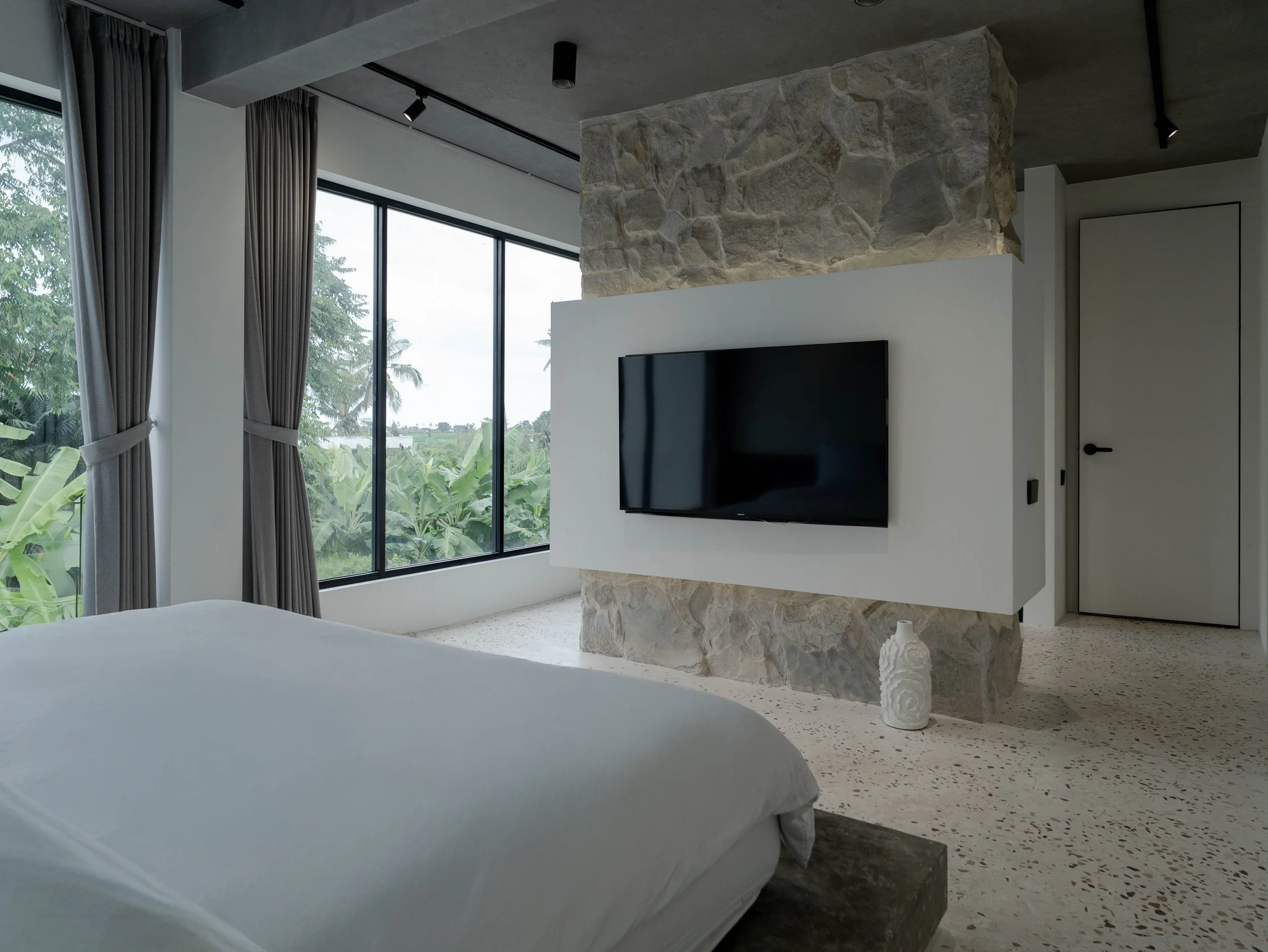 Monochrome Geometry 2 BR Villa in Pererenan