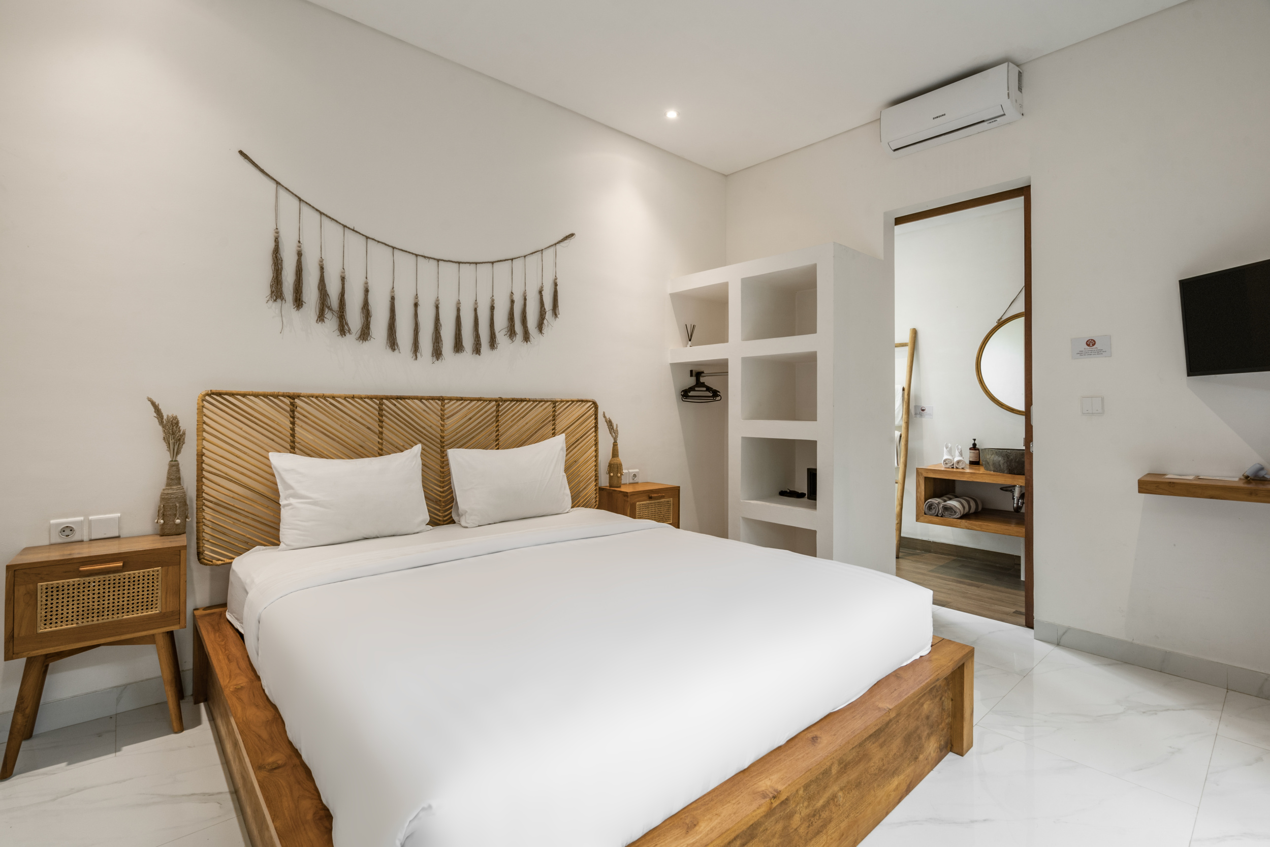 High-ROI 6-Bedroom Jungle Villa for Lease