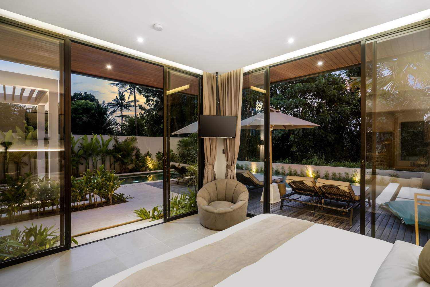 Spacious 5-Bedroom Villa with Jungle and Creek Views