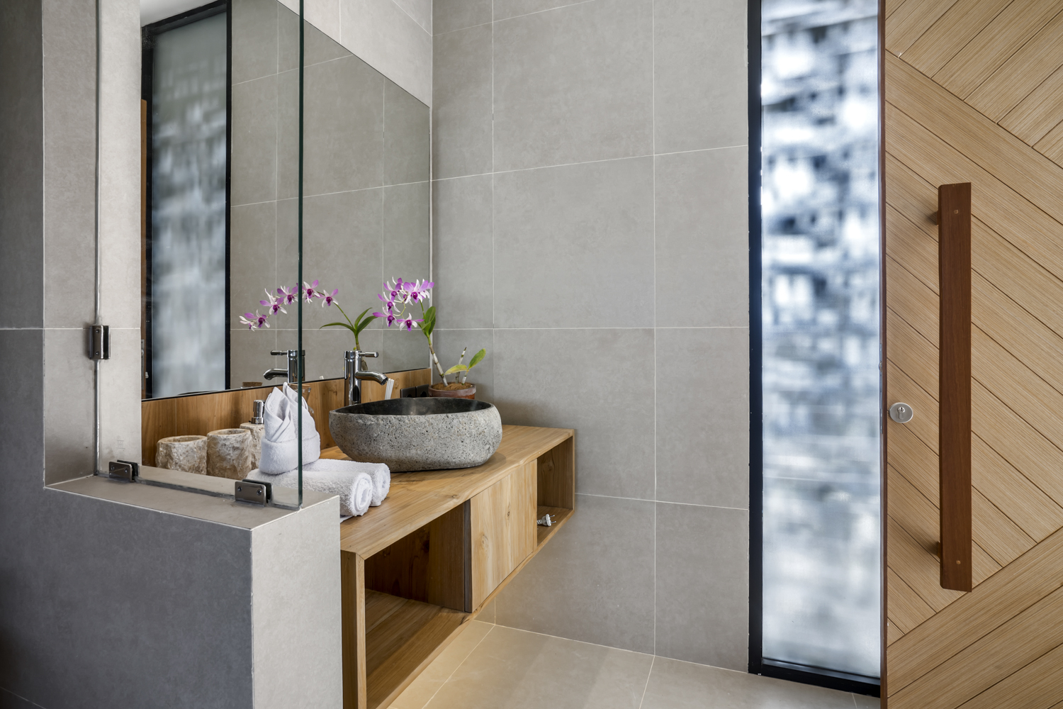 Spacious 5-Bedroom Villa with Jungle and Creek Views