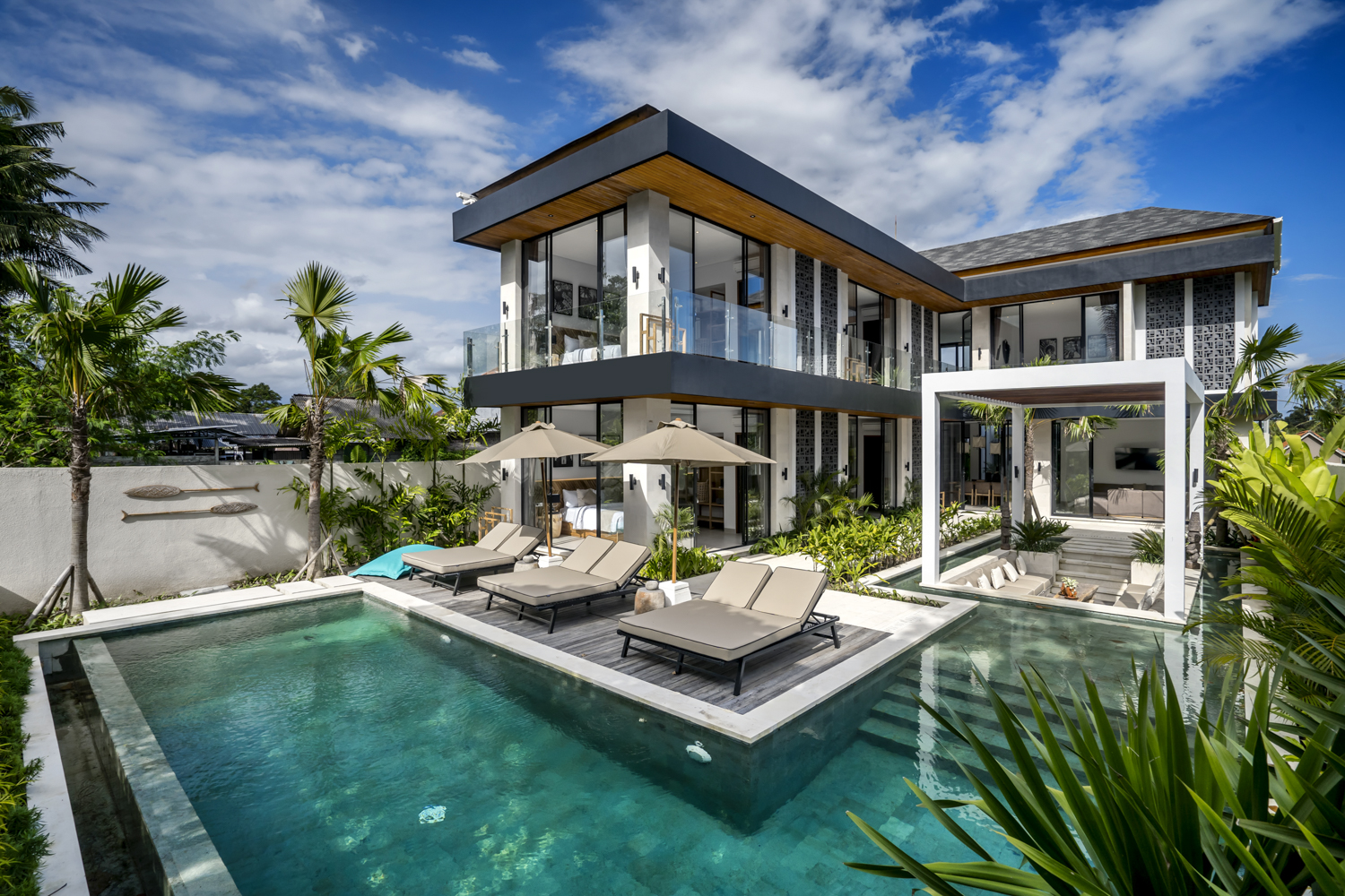 Spacious 5-Bedroom Villa with Jungle and Creek Views