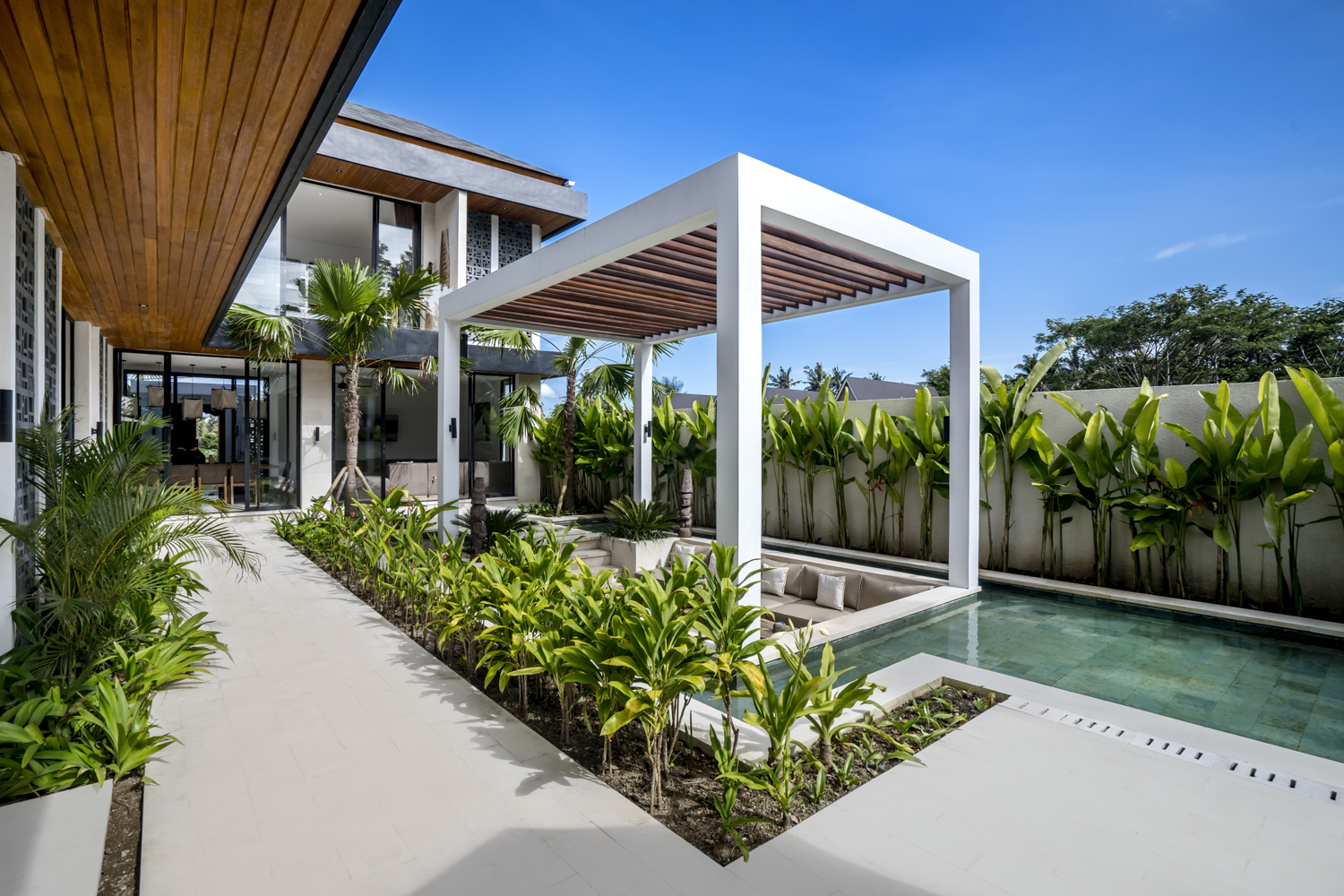 Spacious 5-Bedroom Villa with Jungle and Creek Views