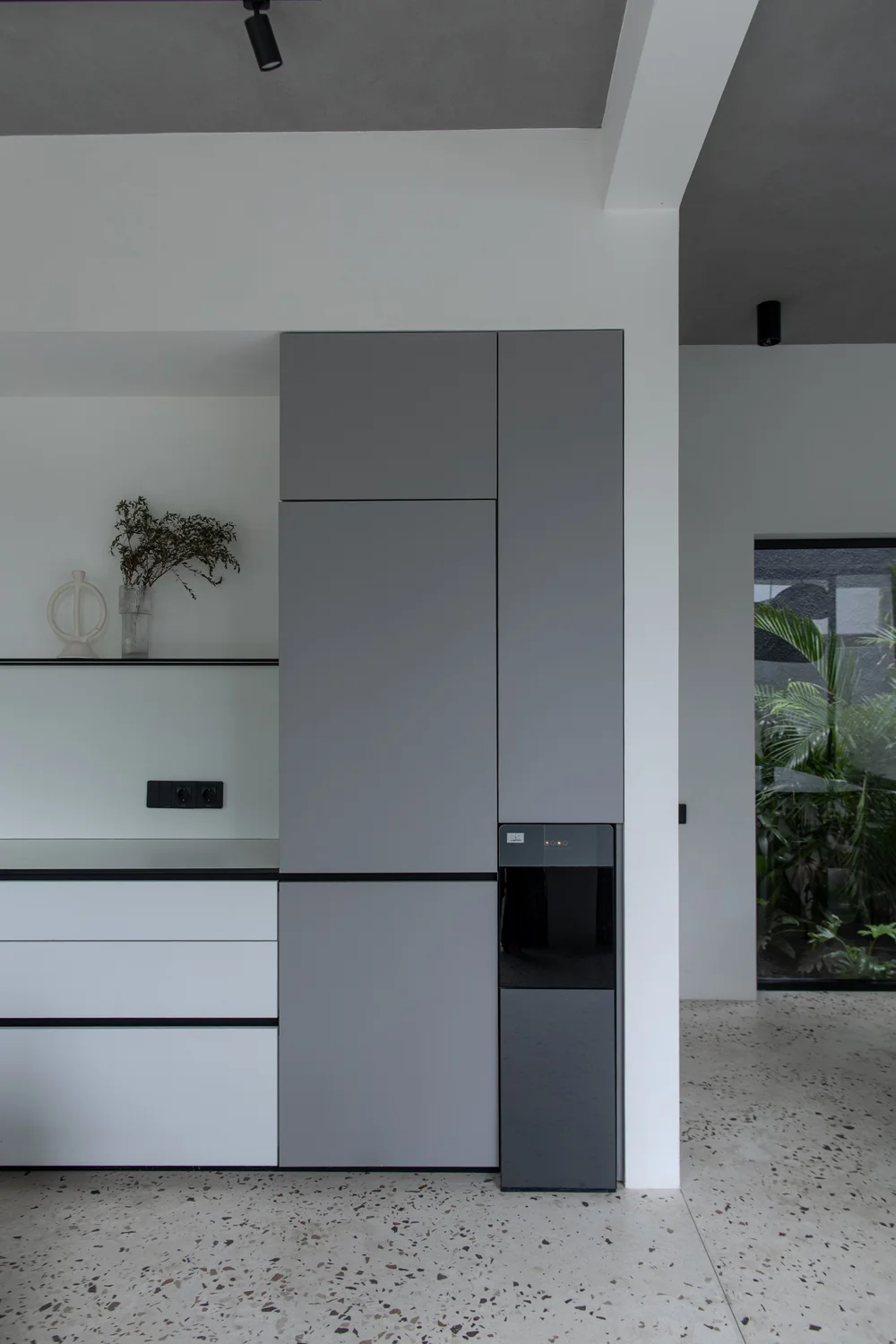 Monochrome Geometry 2 BR Villa in Pererenan
