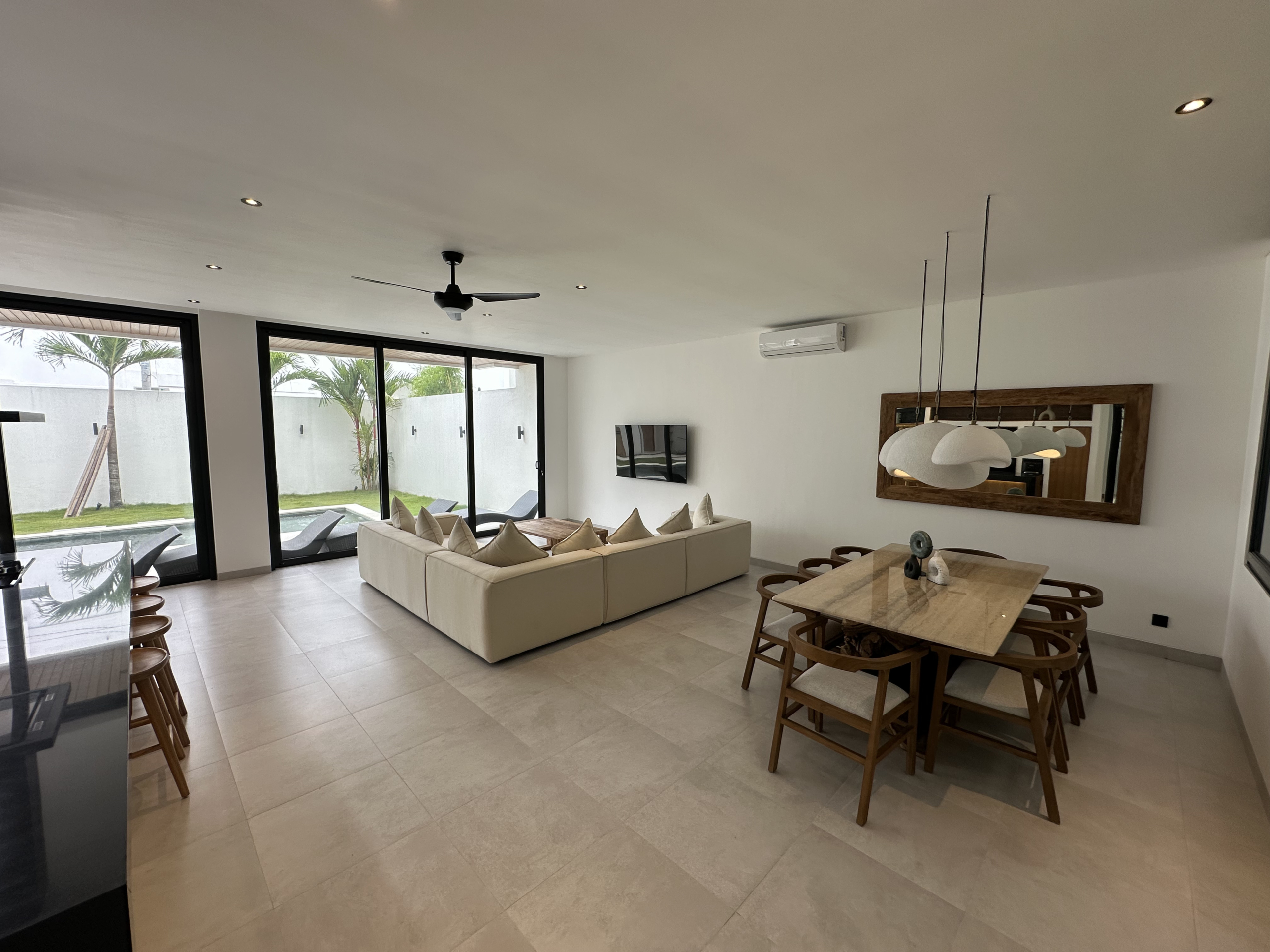 Contemporary Modern 4-Bedroom Villa