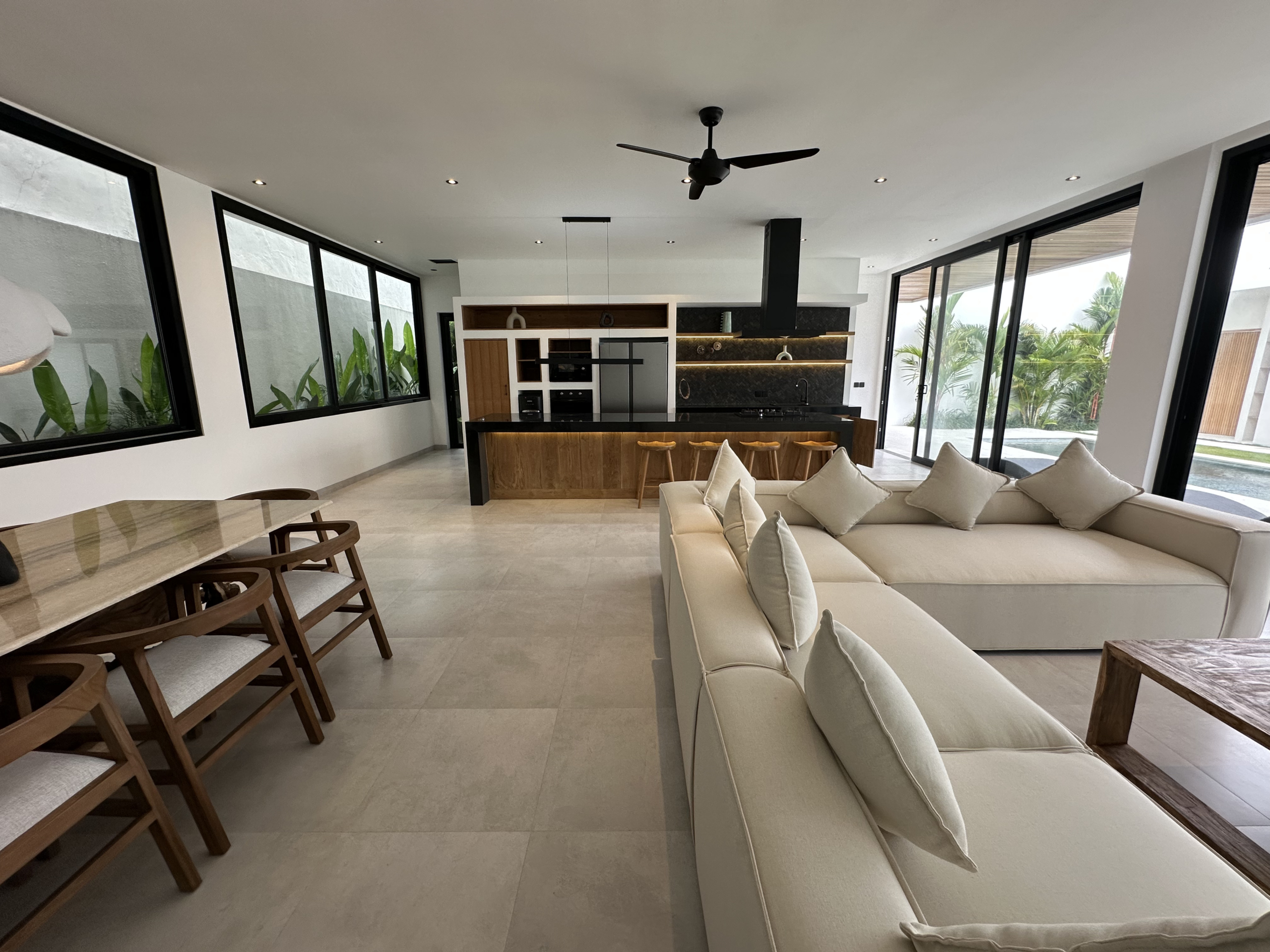 Contemporary Modern 4-Bedroom Villa