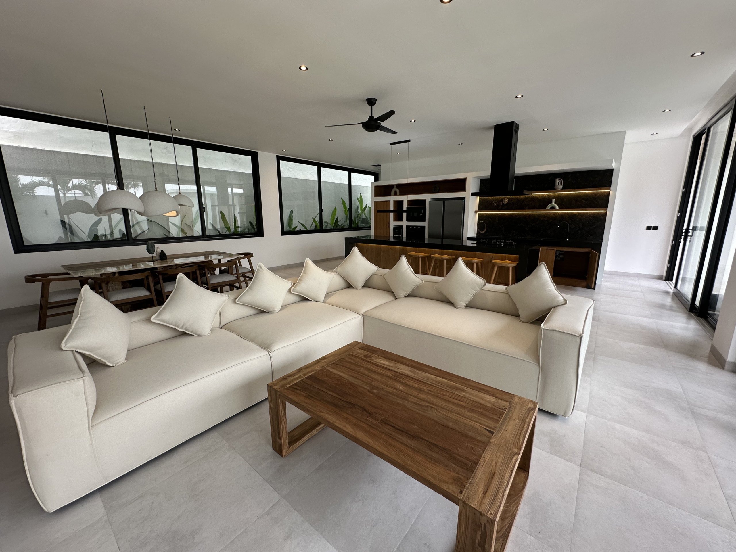 Contemporary Modern 4-Bedroom Villa
