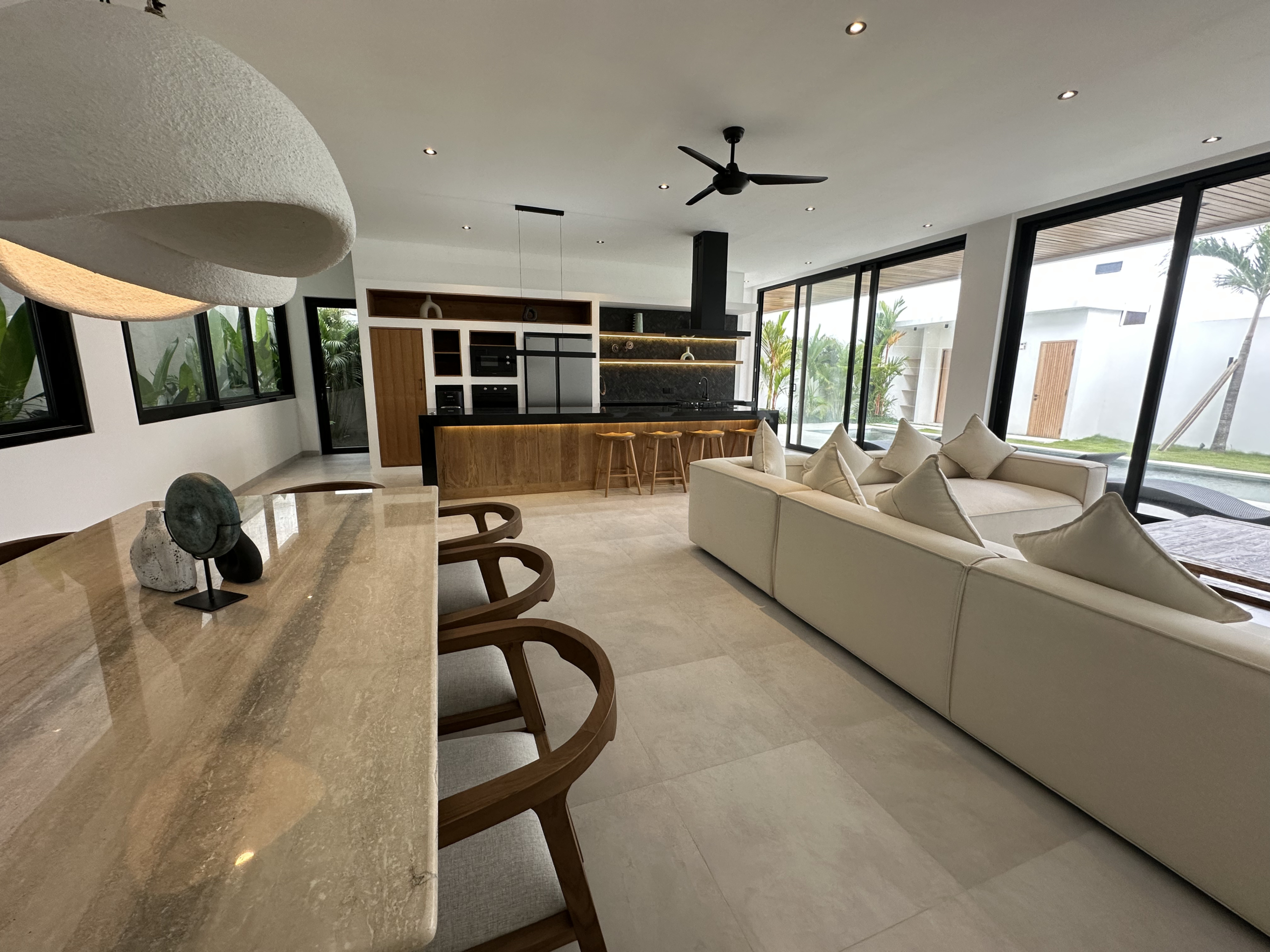 Contemporary Modern 4-Bedroom Villa