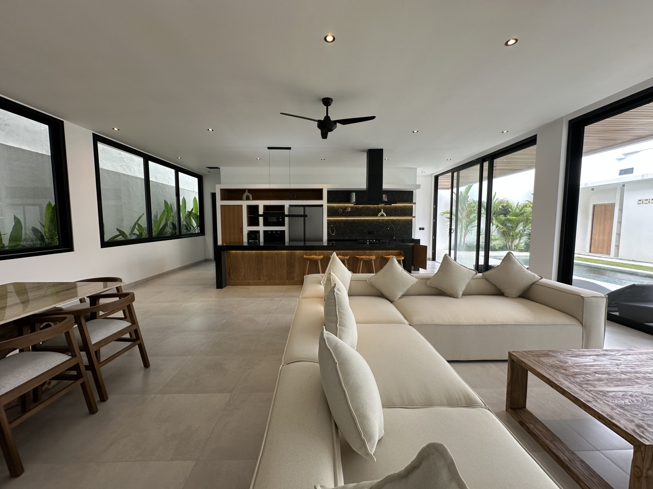 Contemporary Modern 4-Bedroom Villa