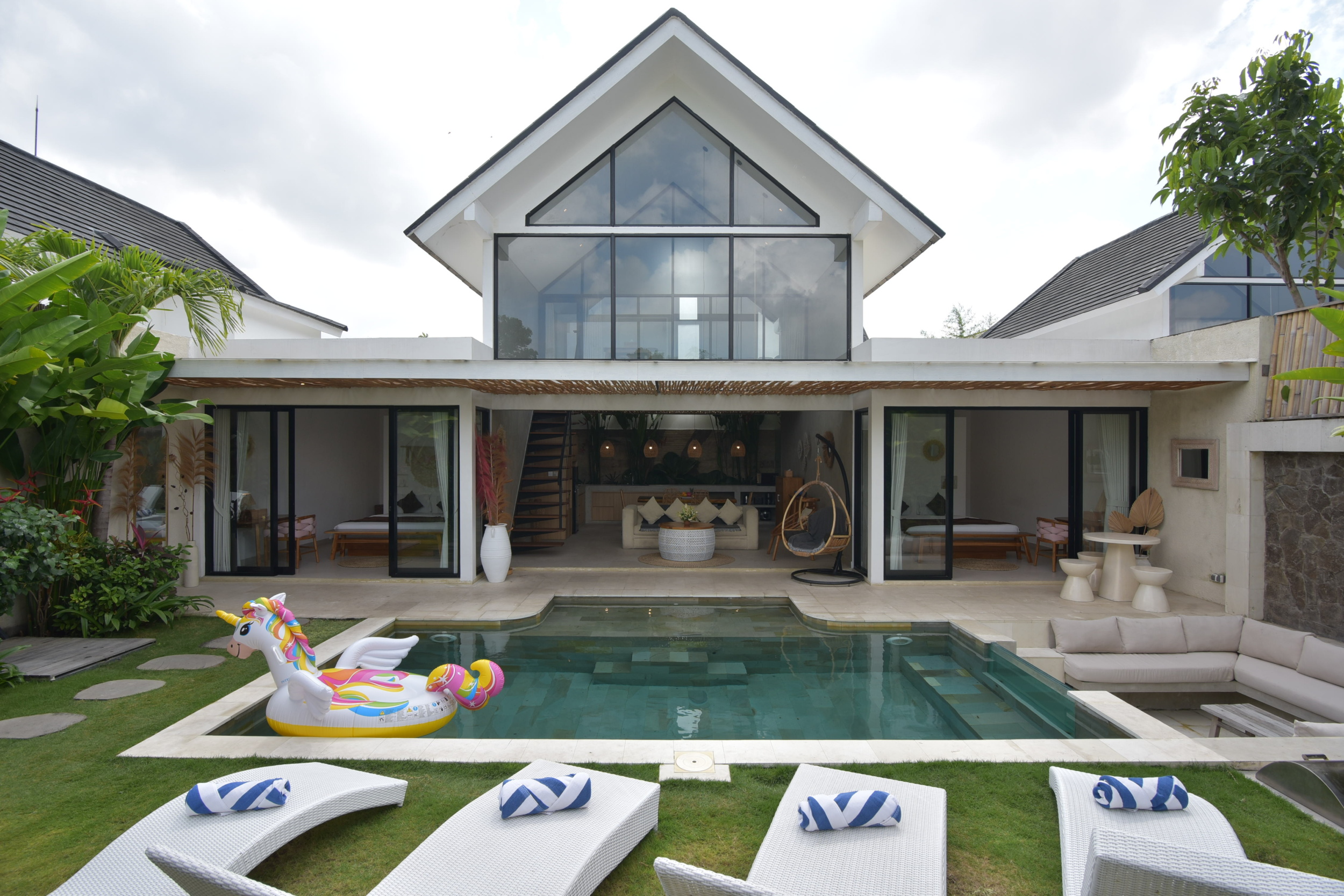 Tropical 4 Bedroom Villa in Umalas