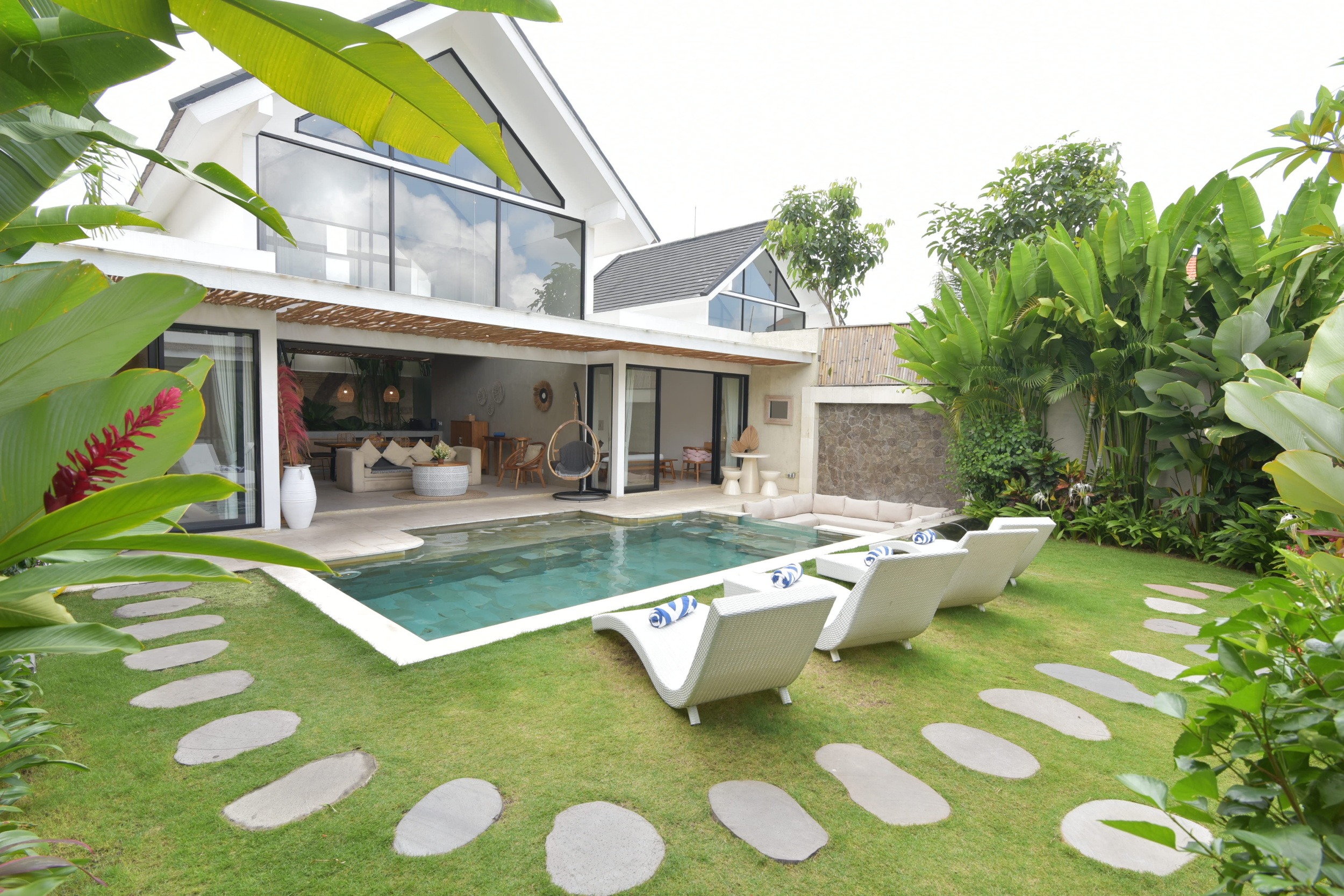 Tropical 4 Bedroom Villa in Umalas