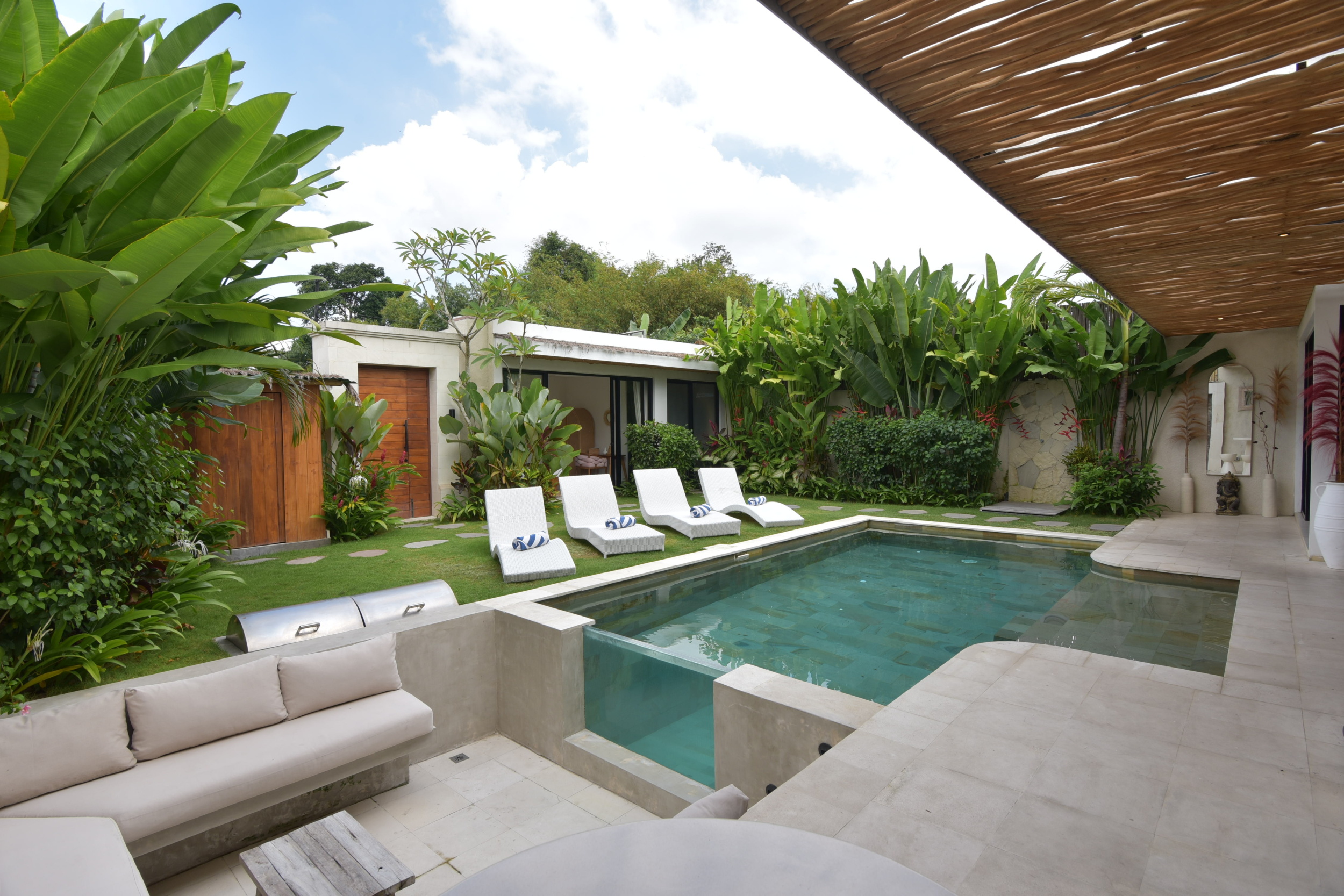 Tropical 4 Bedroom Villa in Umalas