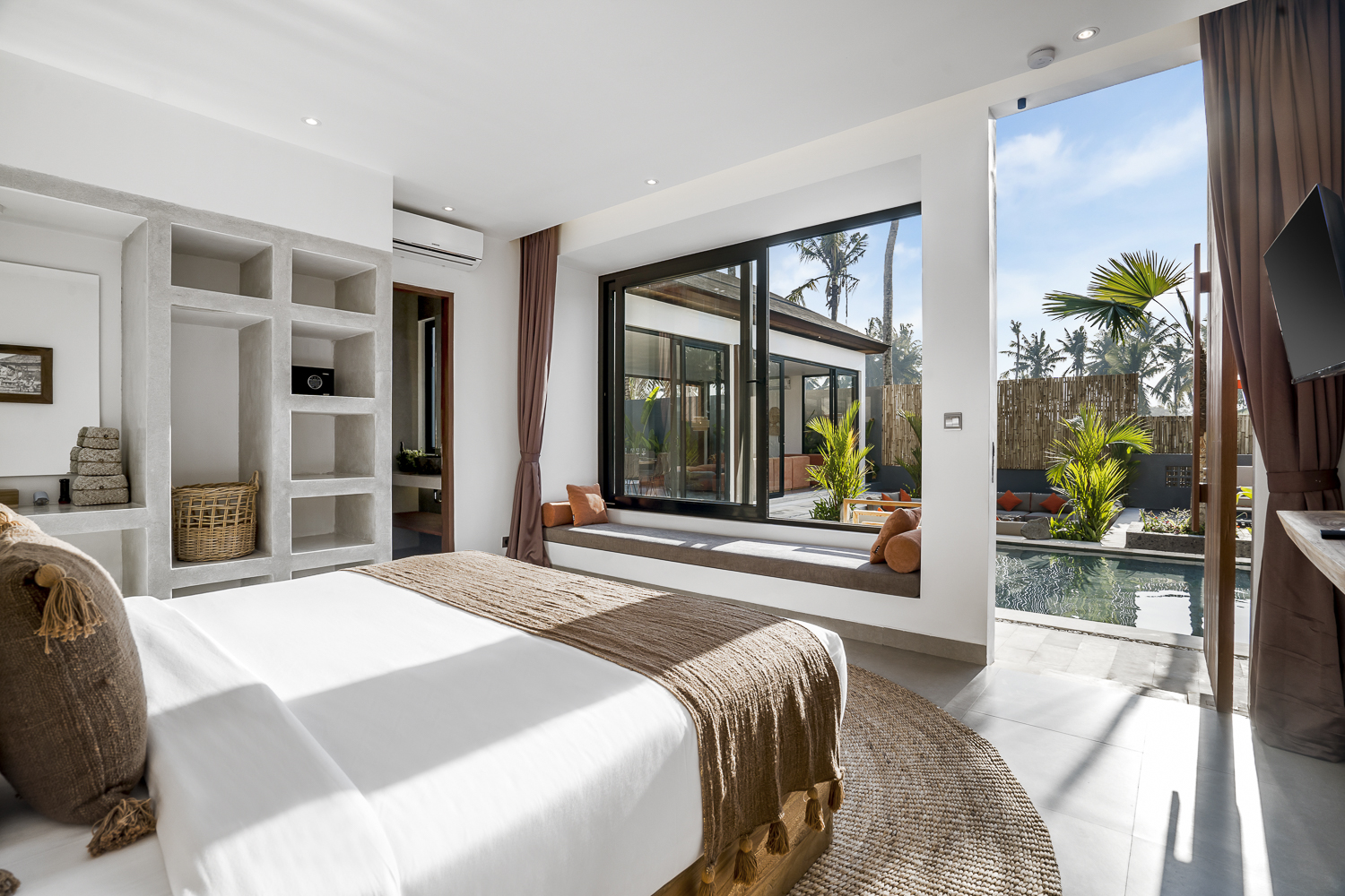 Modern 5‑Bedroom Villa in Ubud