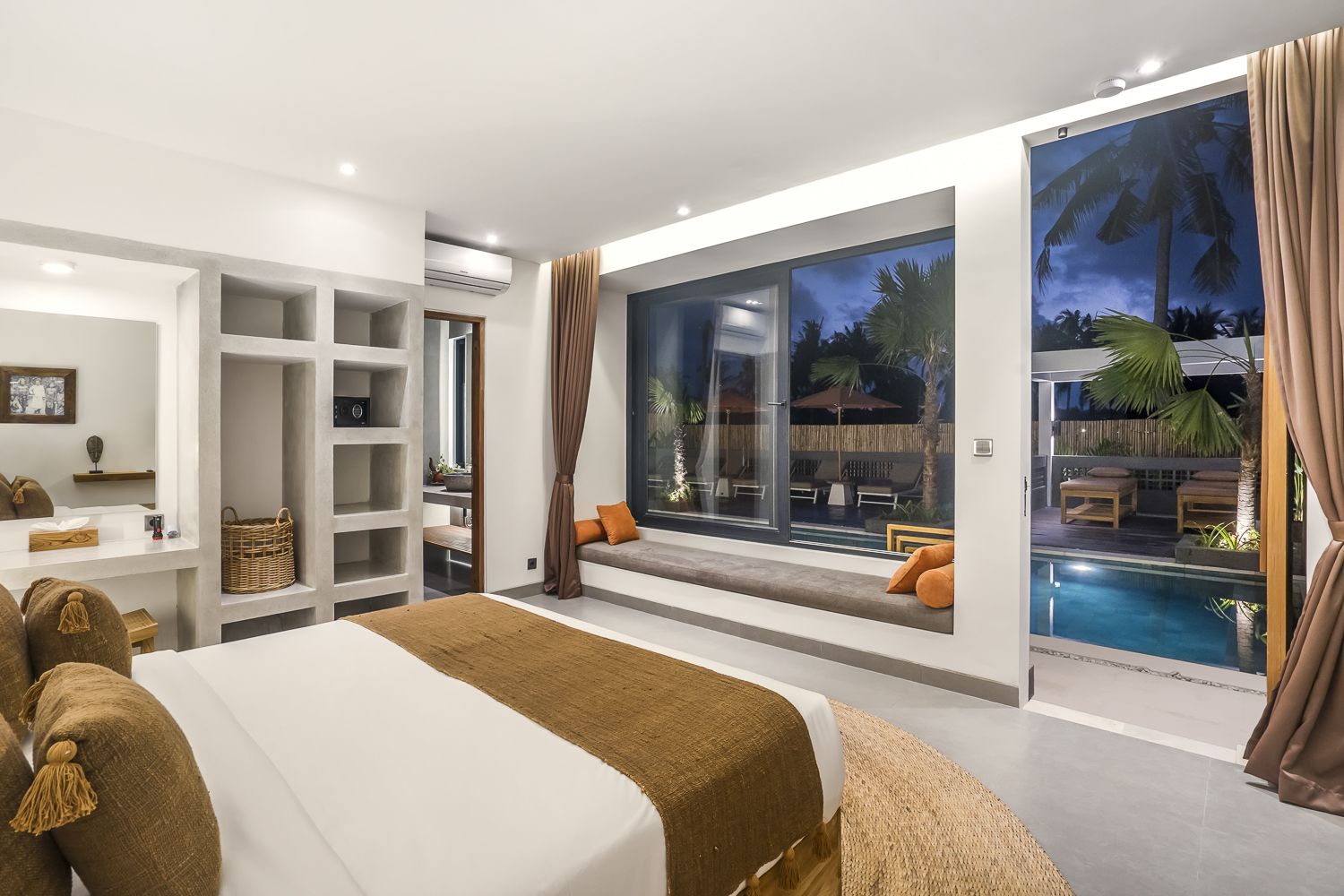 Modern 5‑Bedroom Villa in Ubud