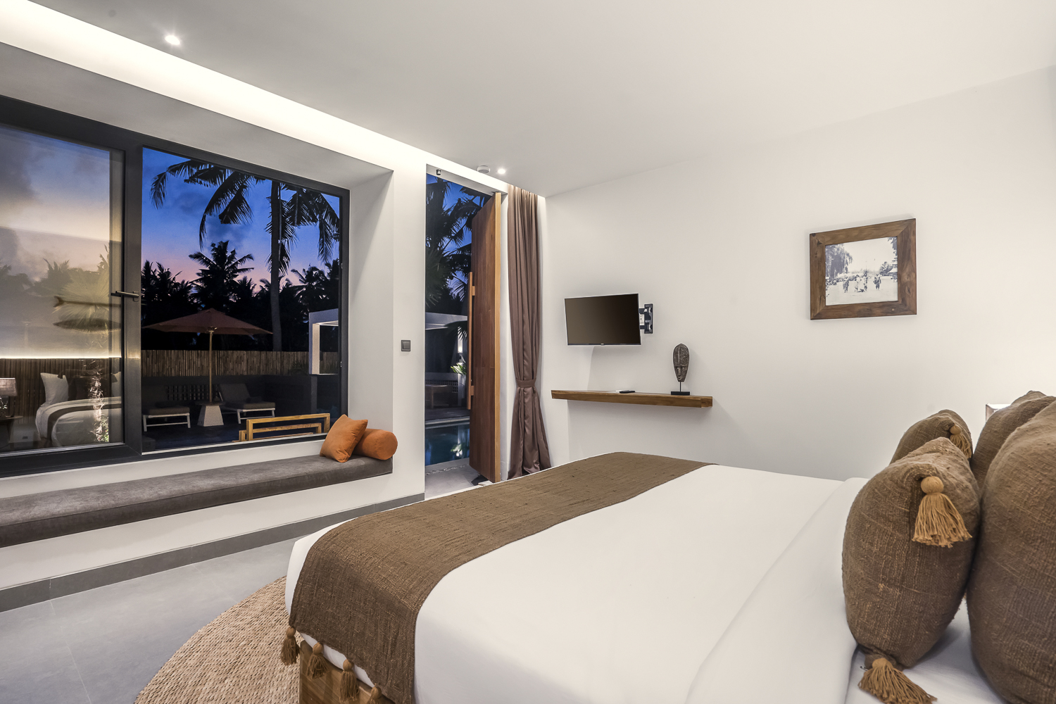 Modern 5‑Bedroom Villa in Ubud