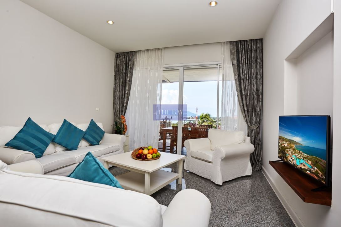 Comfortable 2 Bedroom Condo Overlooking the Sea