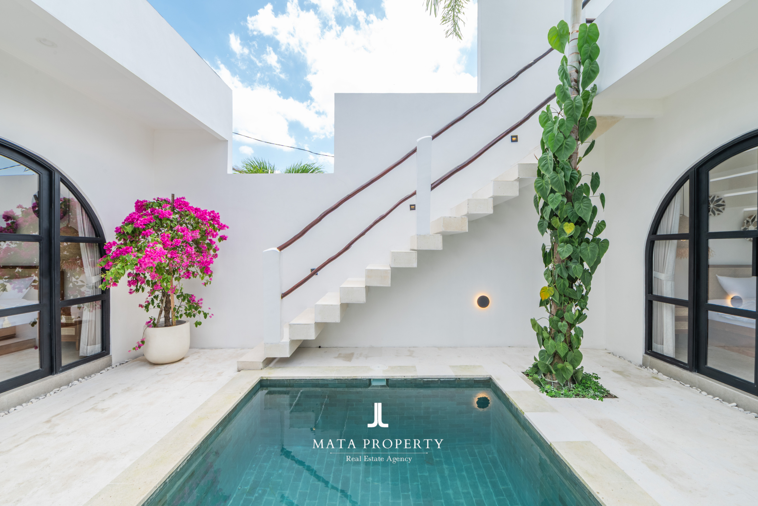 Modern 2-Bedroom Villa with Rooftop 