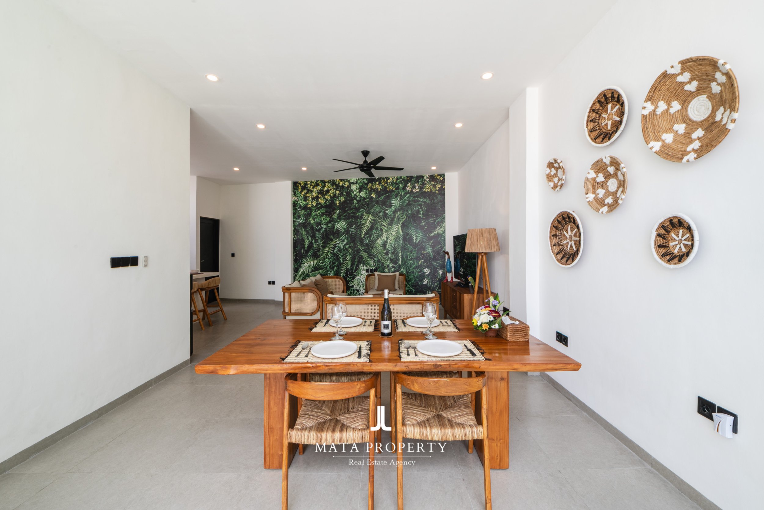 Modern 2-Bedroom Villa with Rooftop 