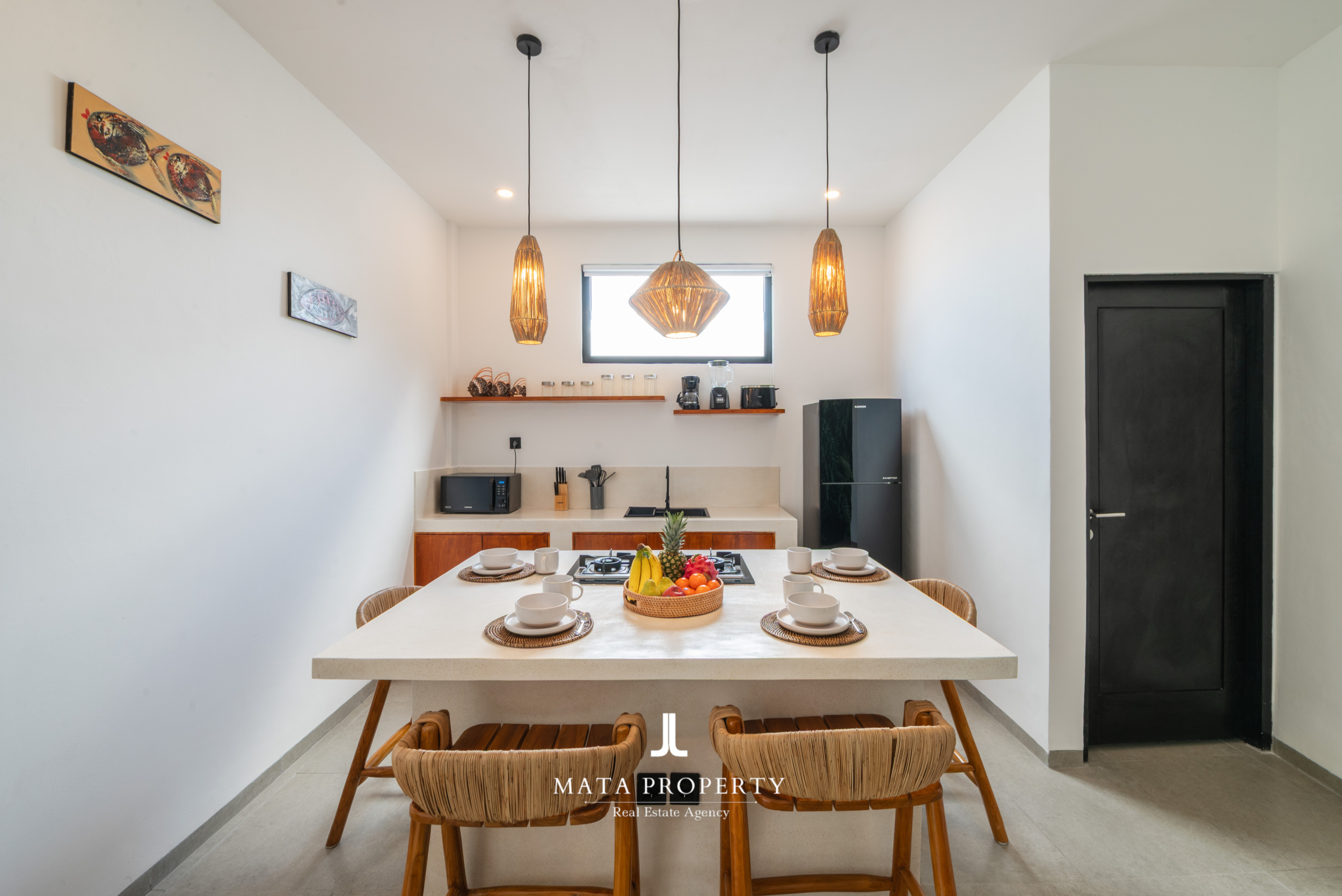 Modern 2-Bedroom Villa with Rooftop 