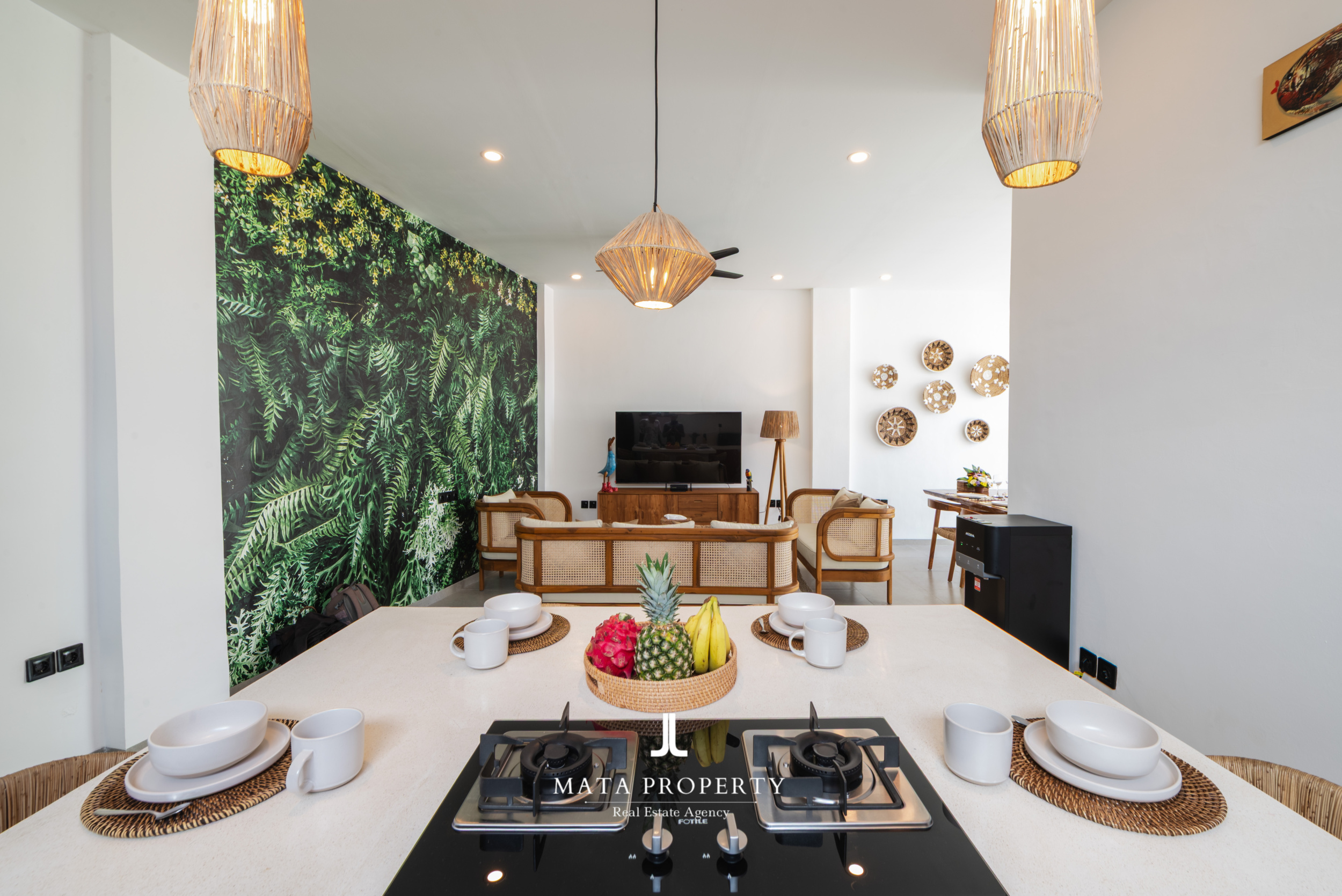 Modern 2-Bedroom Villa with Rooftop 