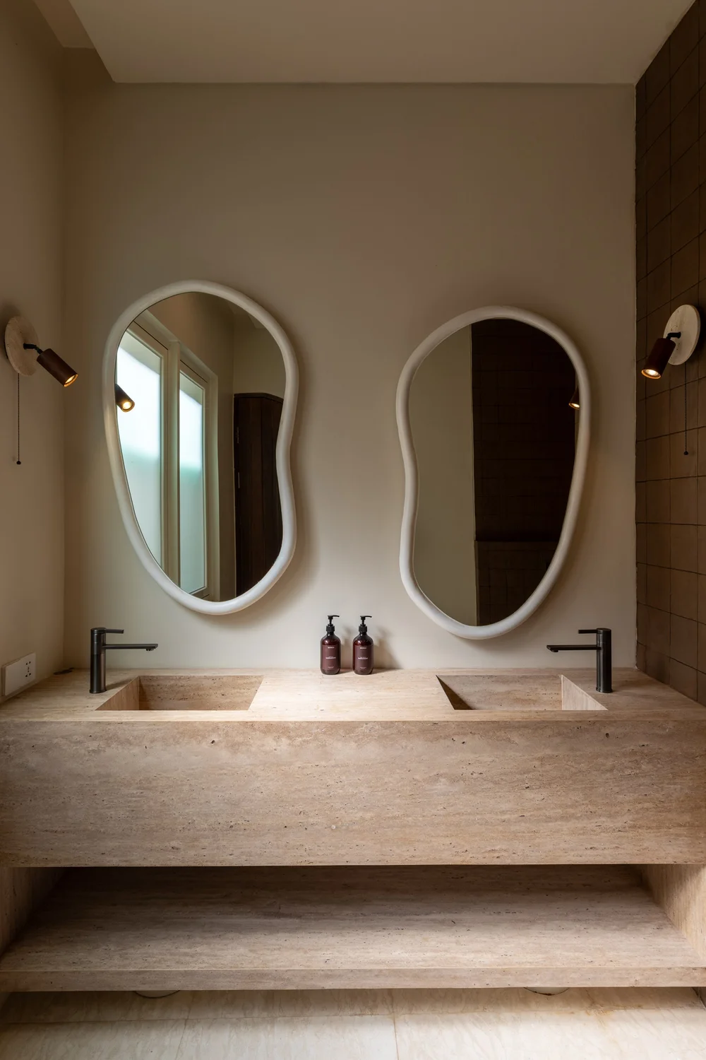 Curated Architectural 4 BR Villa with Oceanview in Bingin