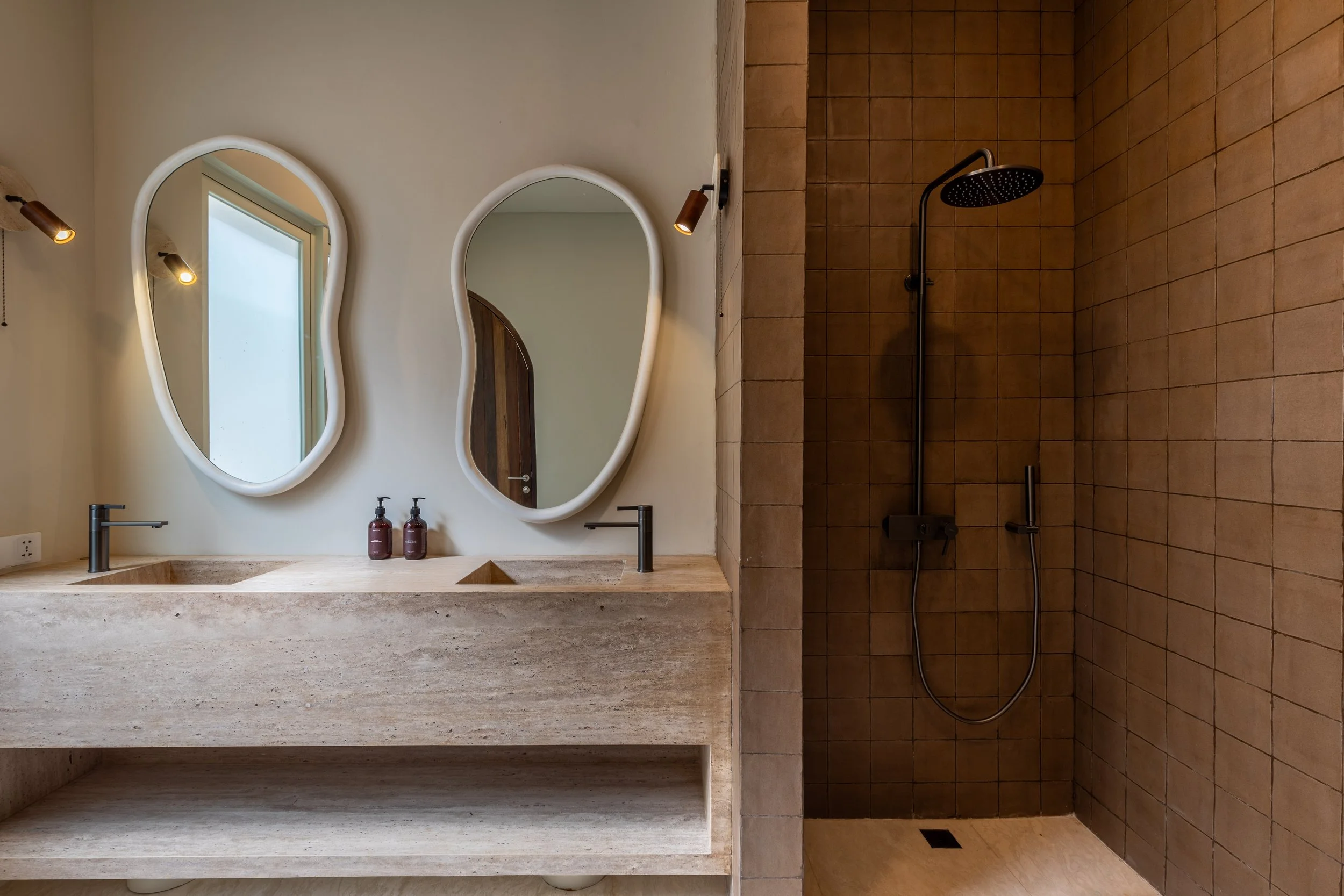 Curated Architectural 4 BR Villa with Oceanview in Bingin