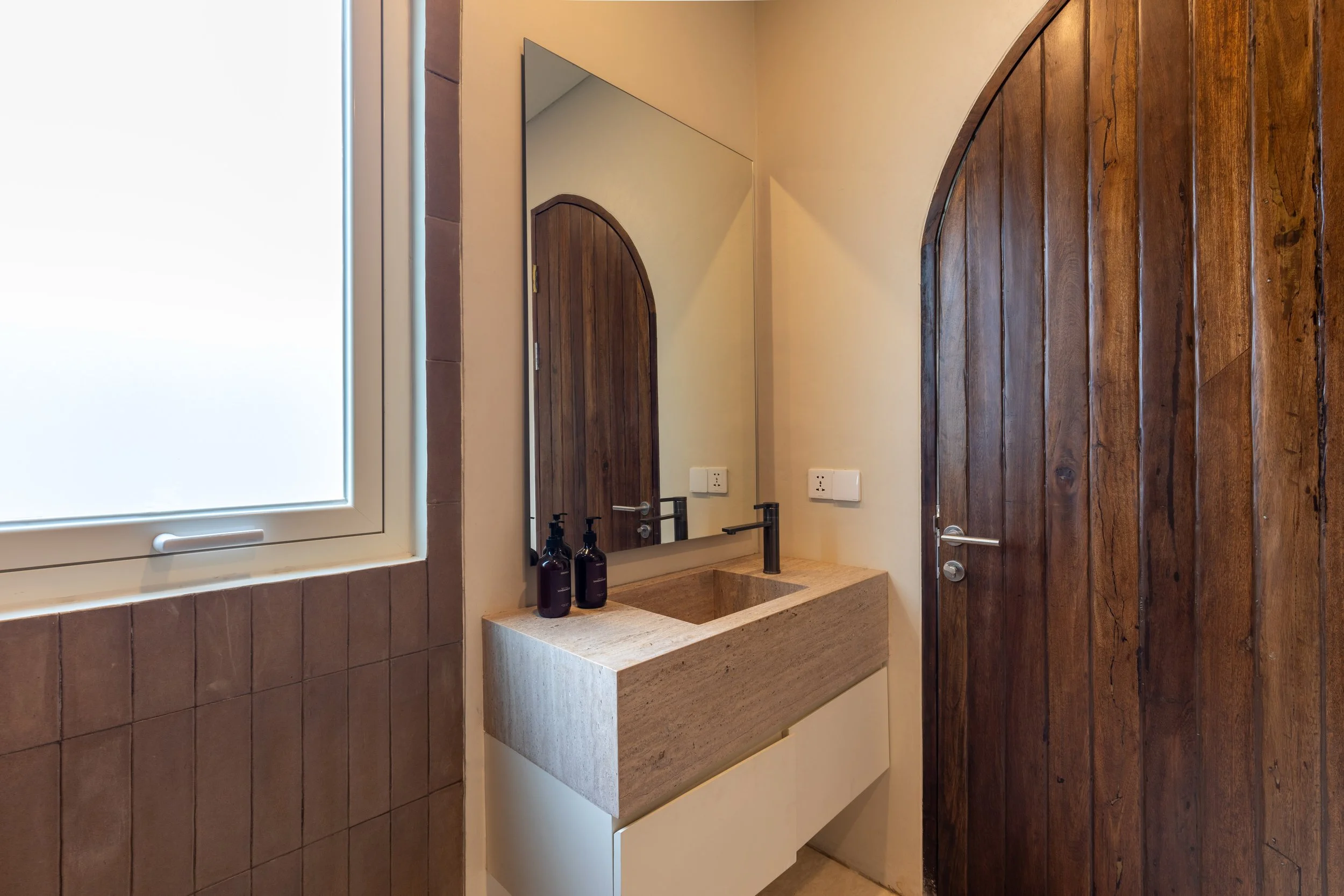 Curated Architectural 4 BR Villa with Oceanview in Bingin