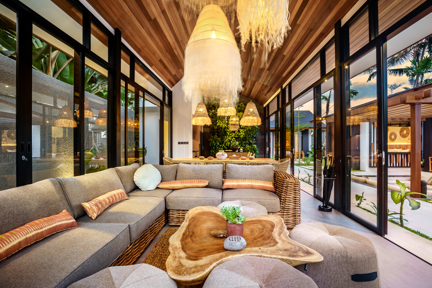 Luxury 5-Bedroom Villa Oasis