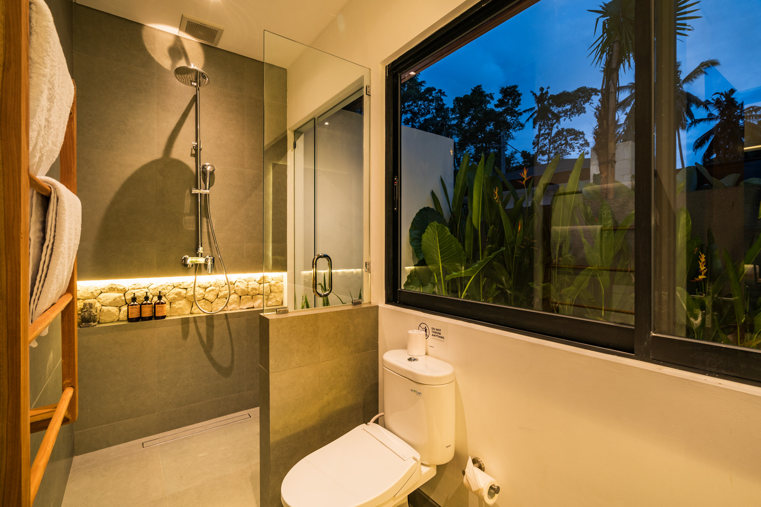 Modern 3-Bedroom Villa in Singakerta