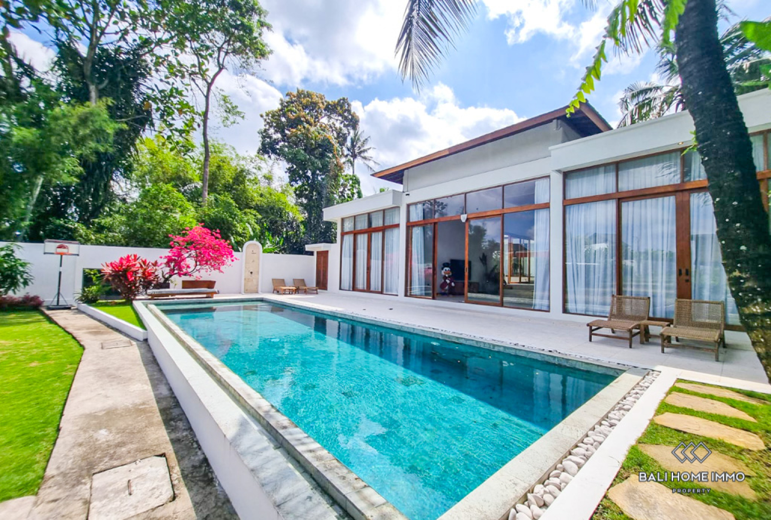 Ricefield View 5 BR Villa for Leasehold in Tanah Lot