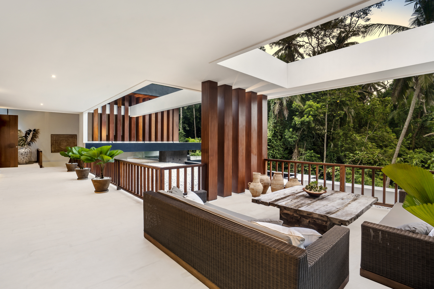 Private 5-Bedroom Jungle Retreat