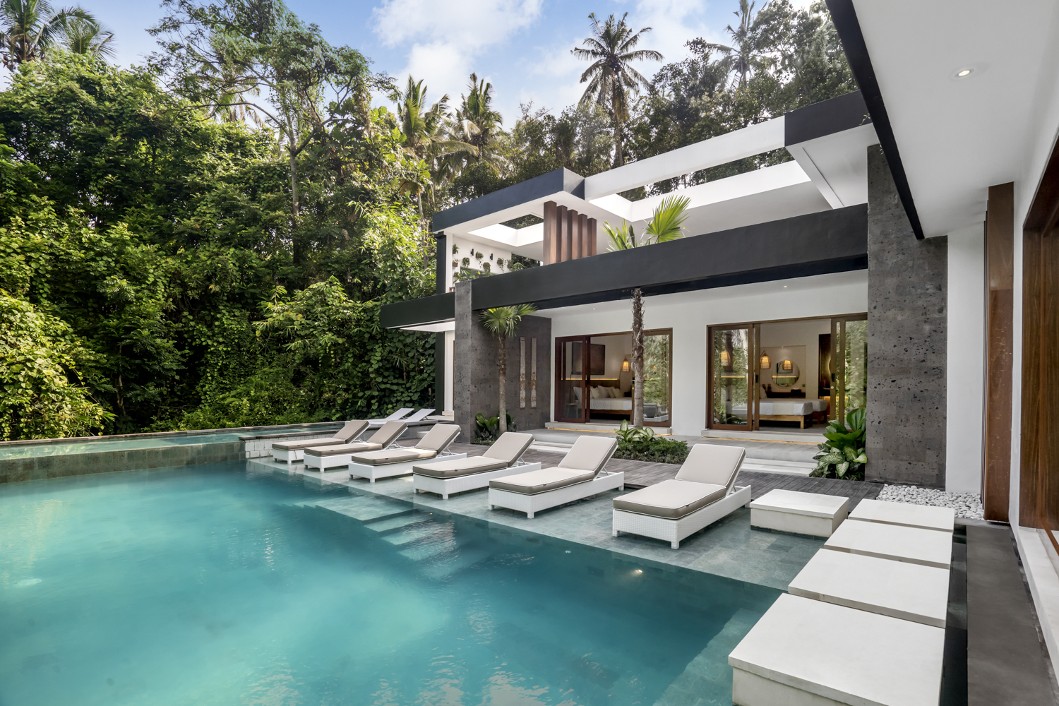 Private 5-Bedroom Jungle Retreat