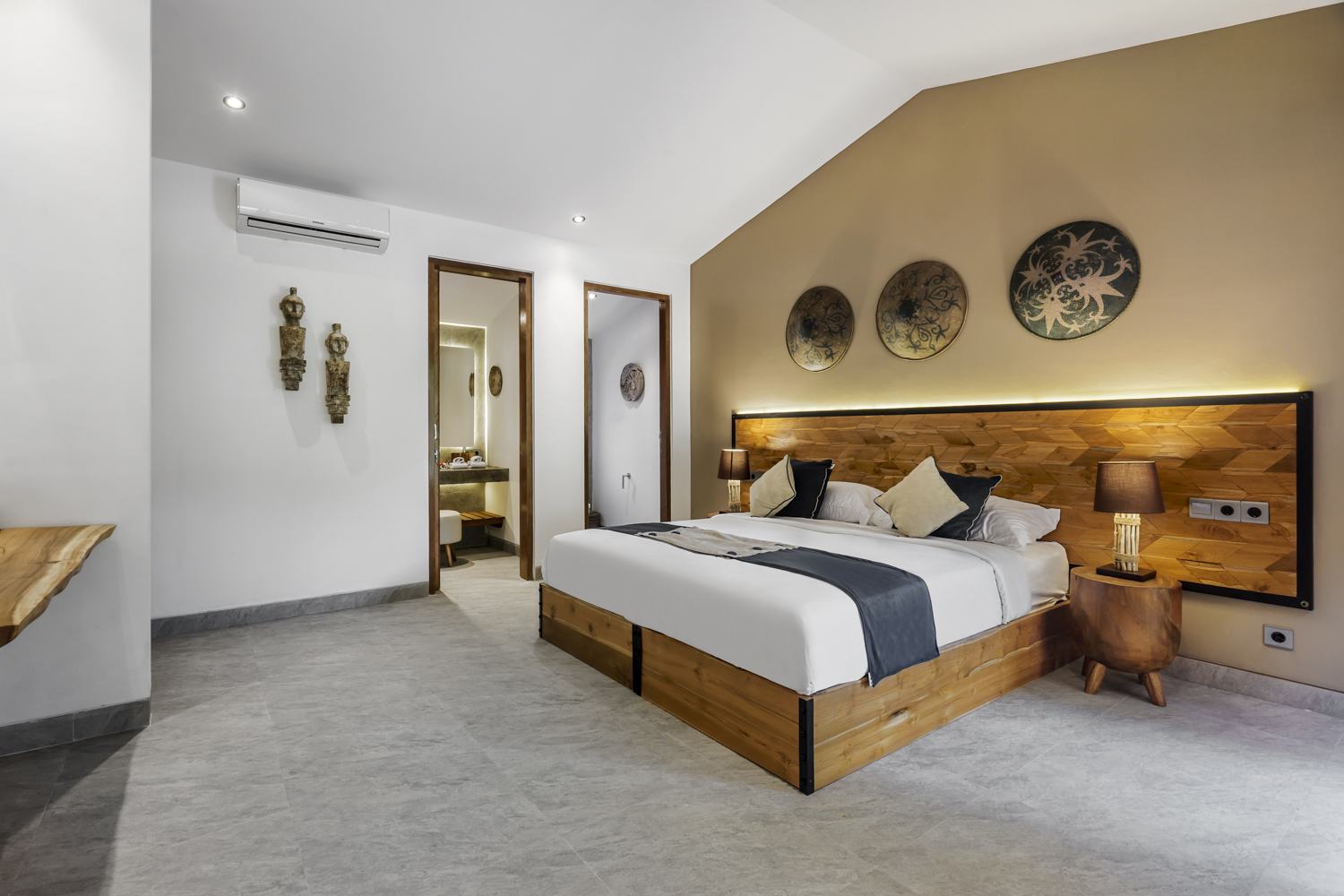 Unique 5-Bedroom Villa