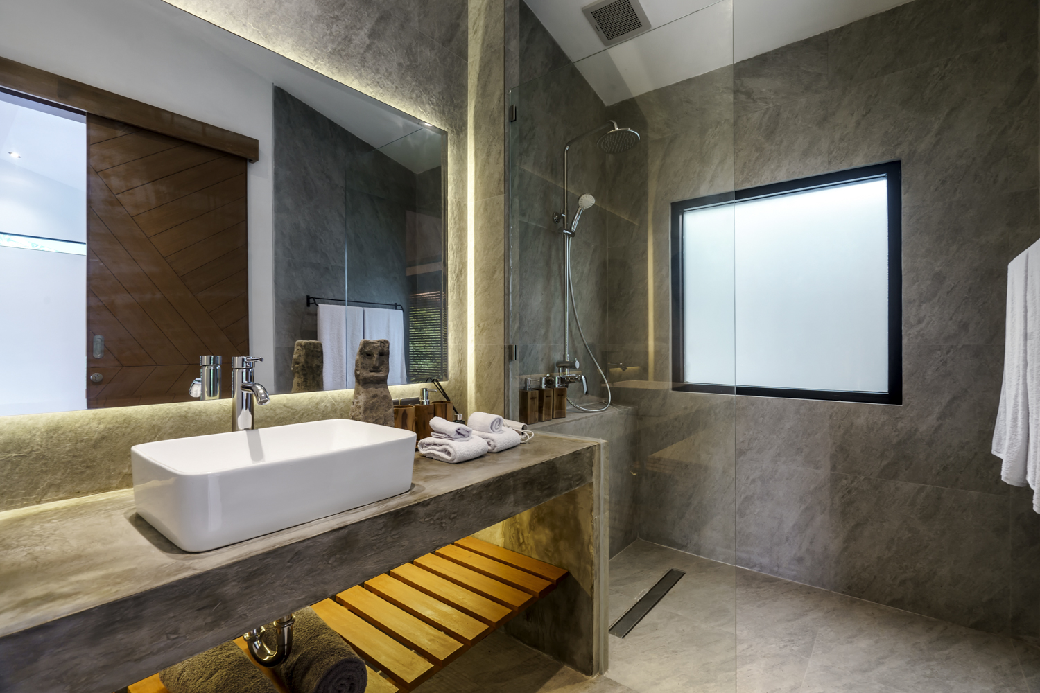 Unique 5-Bedroom Villa