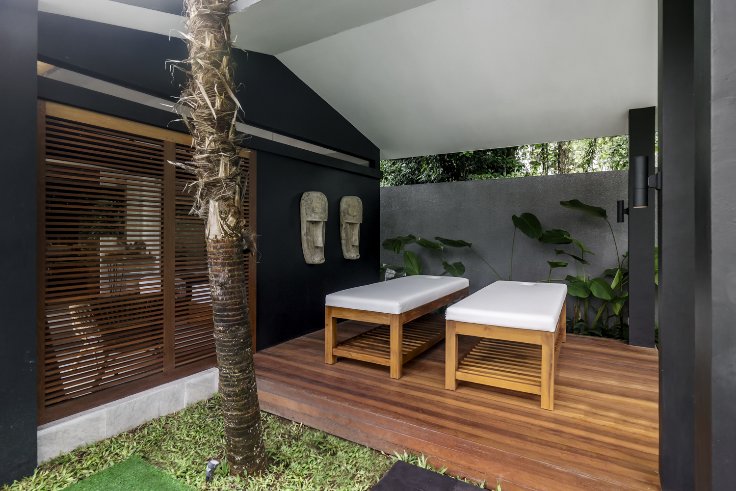 Unique 5-Bedroom Villa