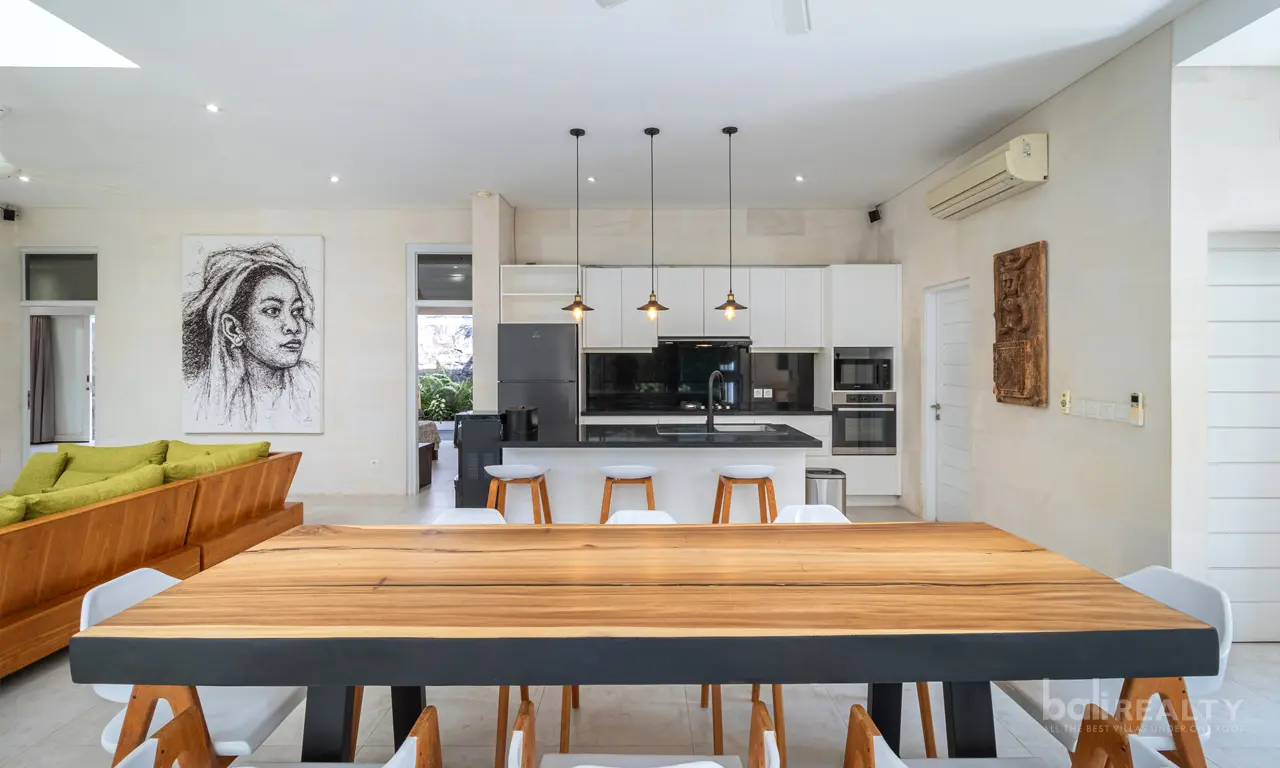 Contemporary 4 BR Villa with Long Lease in Seminyak