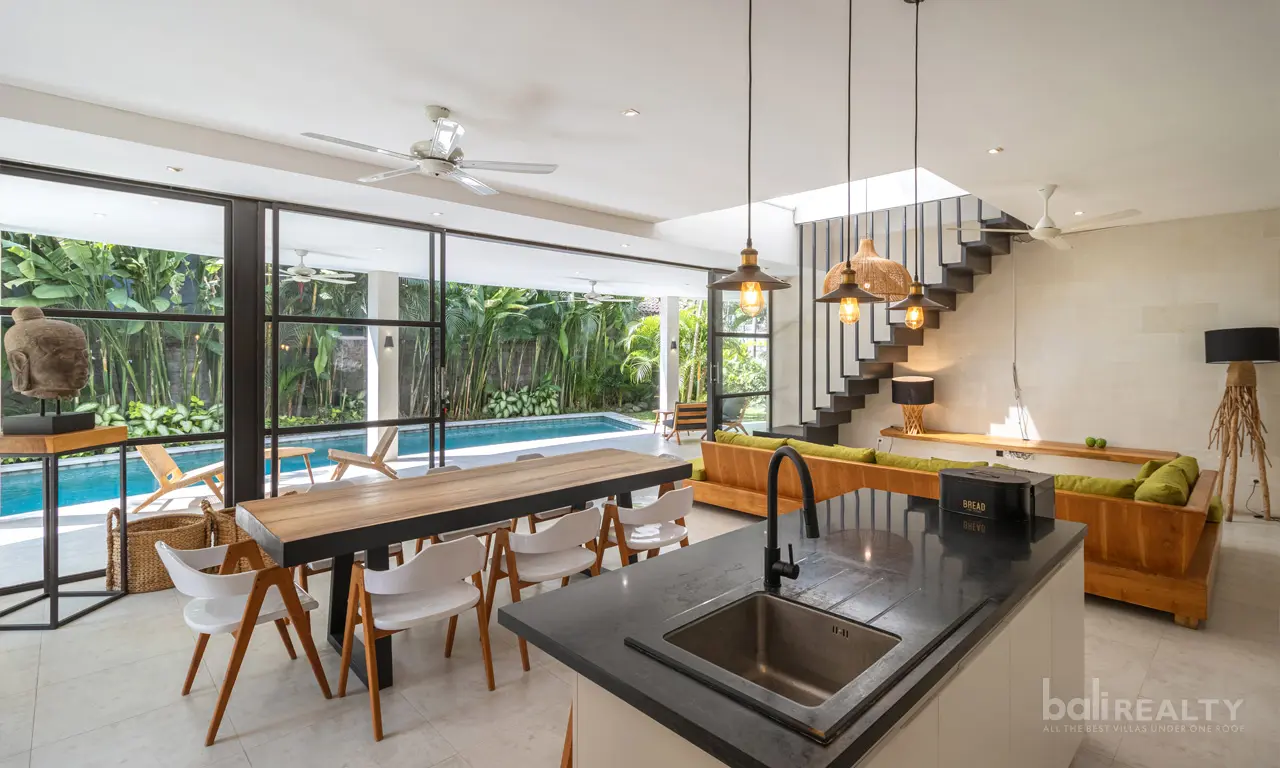 Contemporary 4 BR Villa with Long Lease in Seminyak