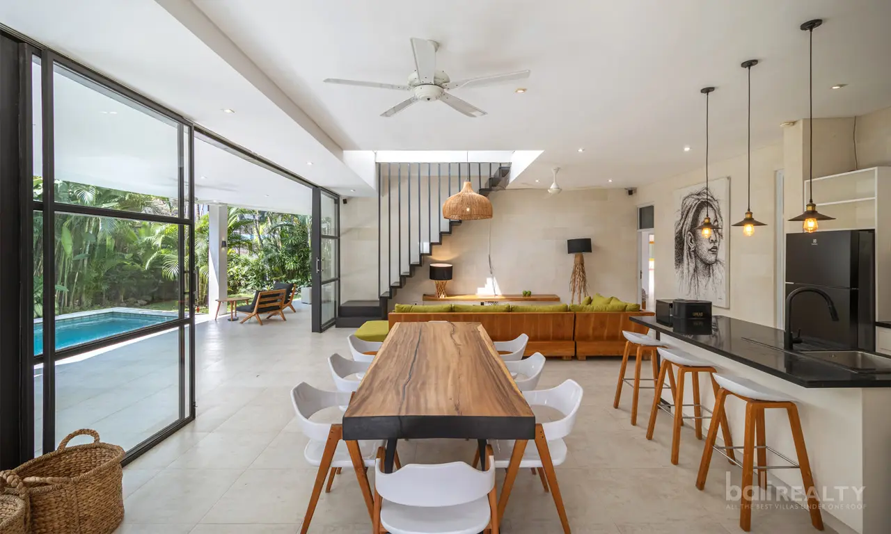 Contemporary 4 BR Villa with Long Lease in Seminyak