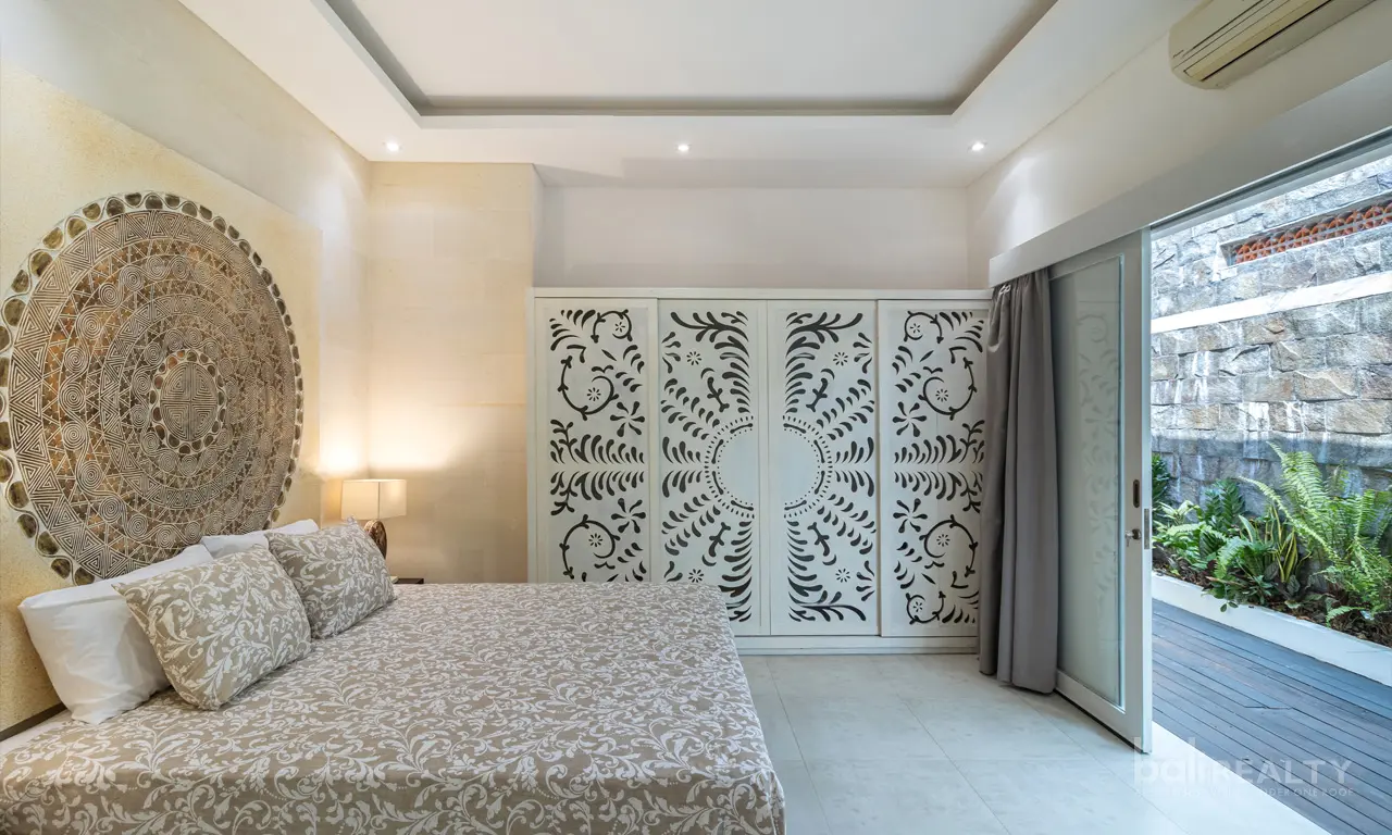 Contemporary 4 BR Villa with Long Lease in Seminyak