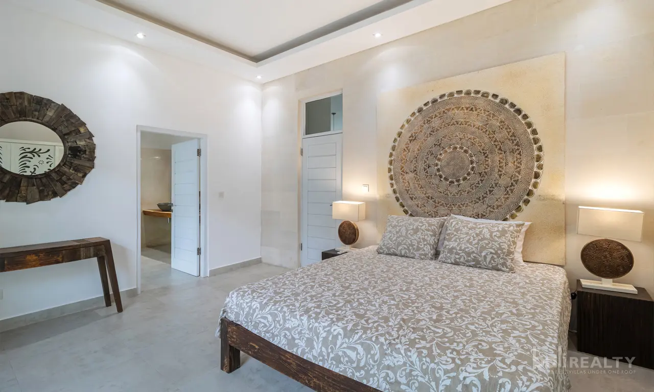 Contemporary 4 BR Villa with Long Lease in Seminyak